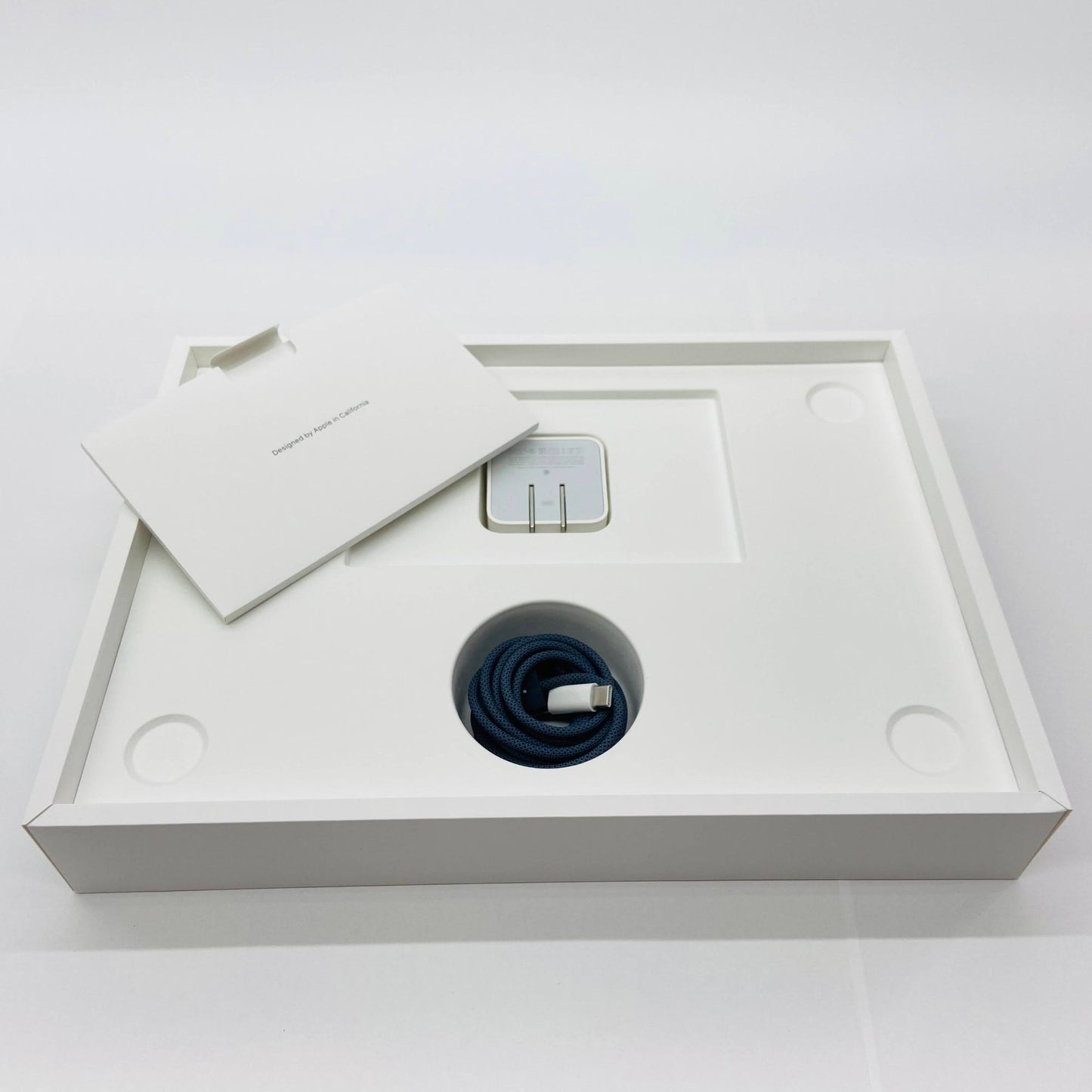 Apple MacBookAir 2022 13インチ M2 8コアCPU 10コアGPU  16GB 1TB  バッテリー最大容量98%【C5010-80】