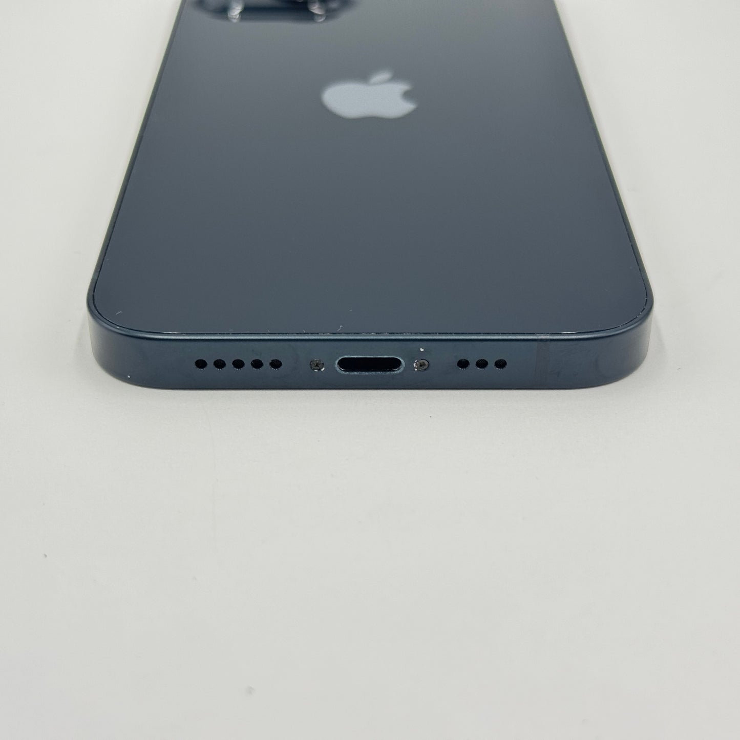 美品 Apple iPhone13 256GB Midnight A2631 MLNH3J/A SIMフリー【C6017-C】