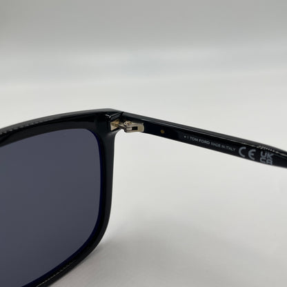 美品 未使用 TOM FORDトムフォード サングラス　TF949-D/01A 【C5049-60】
