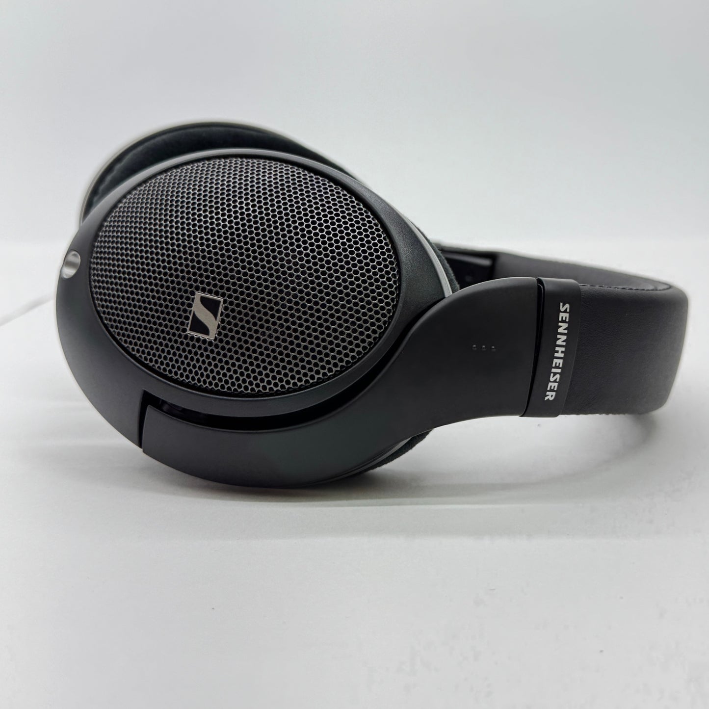 美品 Sennheiser HD 550 ヘッドホン 付属品完備+ゼンハイザー 4.4mm バランスケーブル付属【C7907-80】