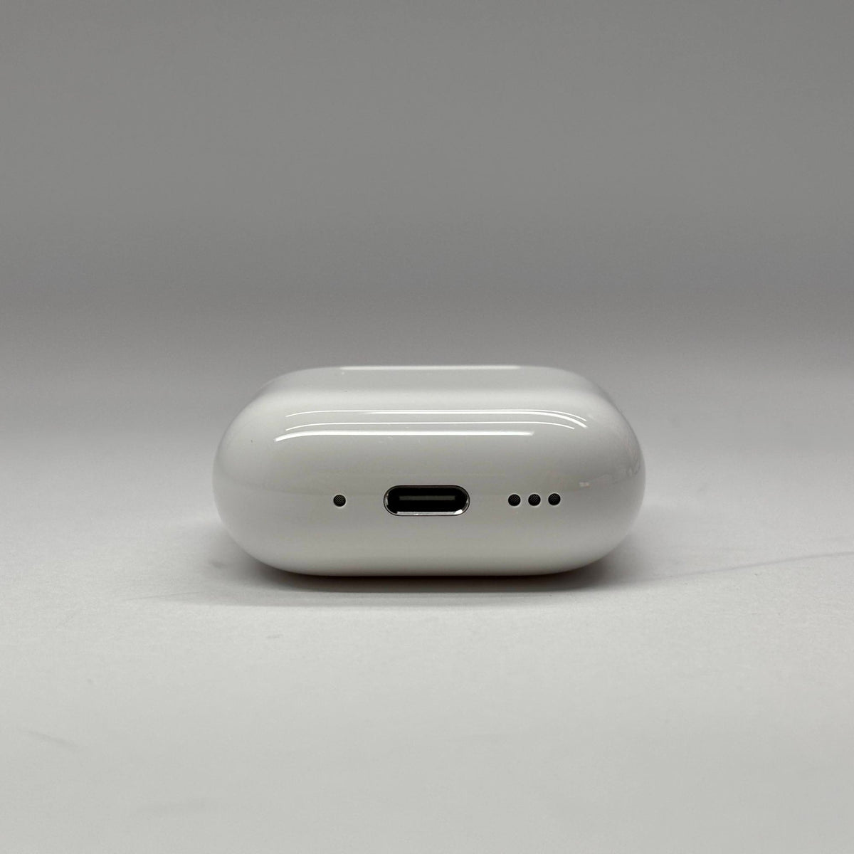 美品 AirPods 4 MXP93J/A （アクティブノイズキャンセリング搭載モデル）【C9028-C】