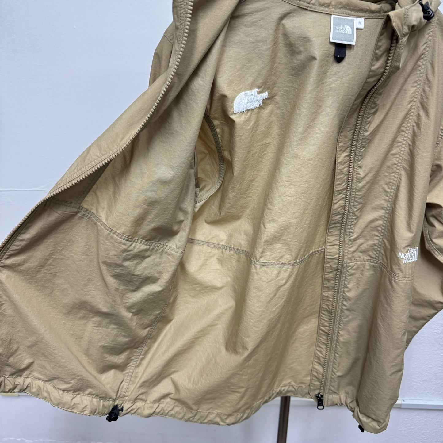 美品 THE NORTH FACE ザ・ノース・フェイス コンパクトジャケット NPW72230 Mサイズ レディース【C7974】