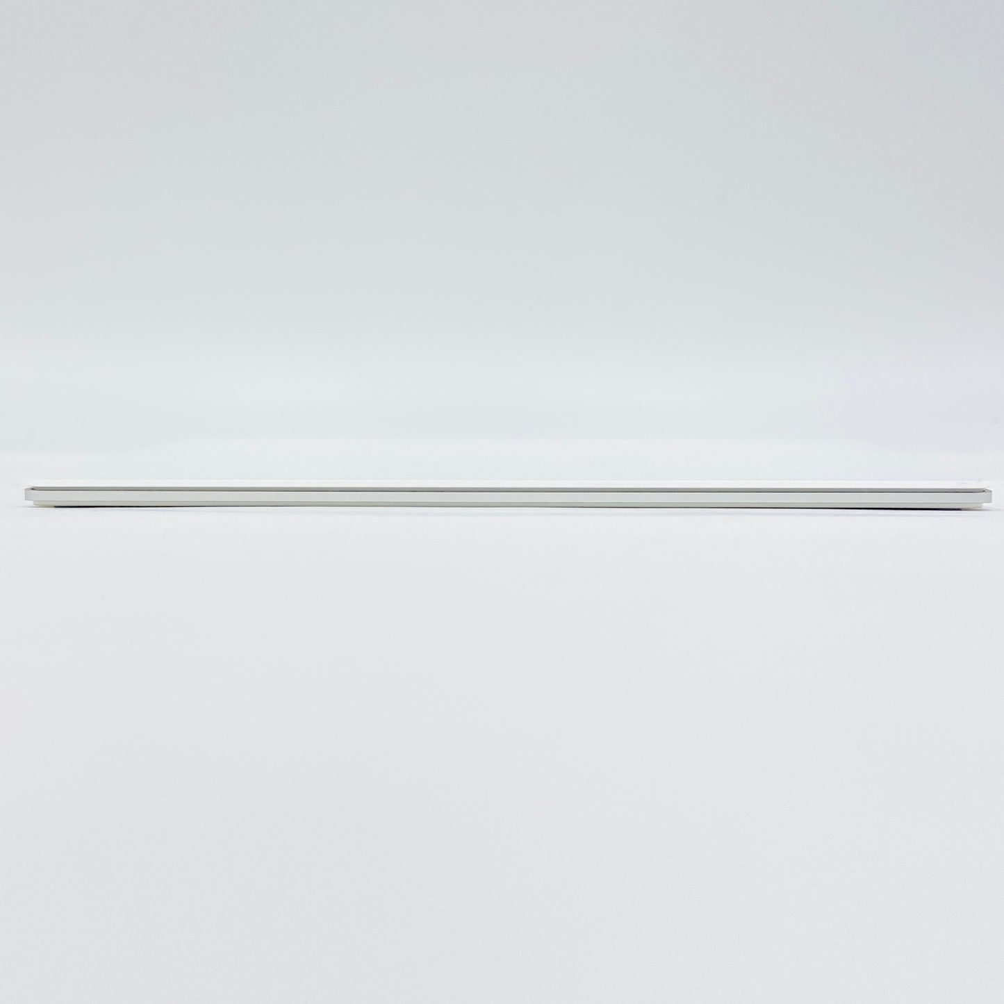 Apple Magic Trackpad 2 ホワイト モデル A1535 【C4226-C】