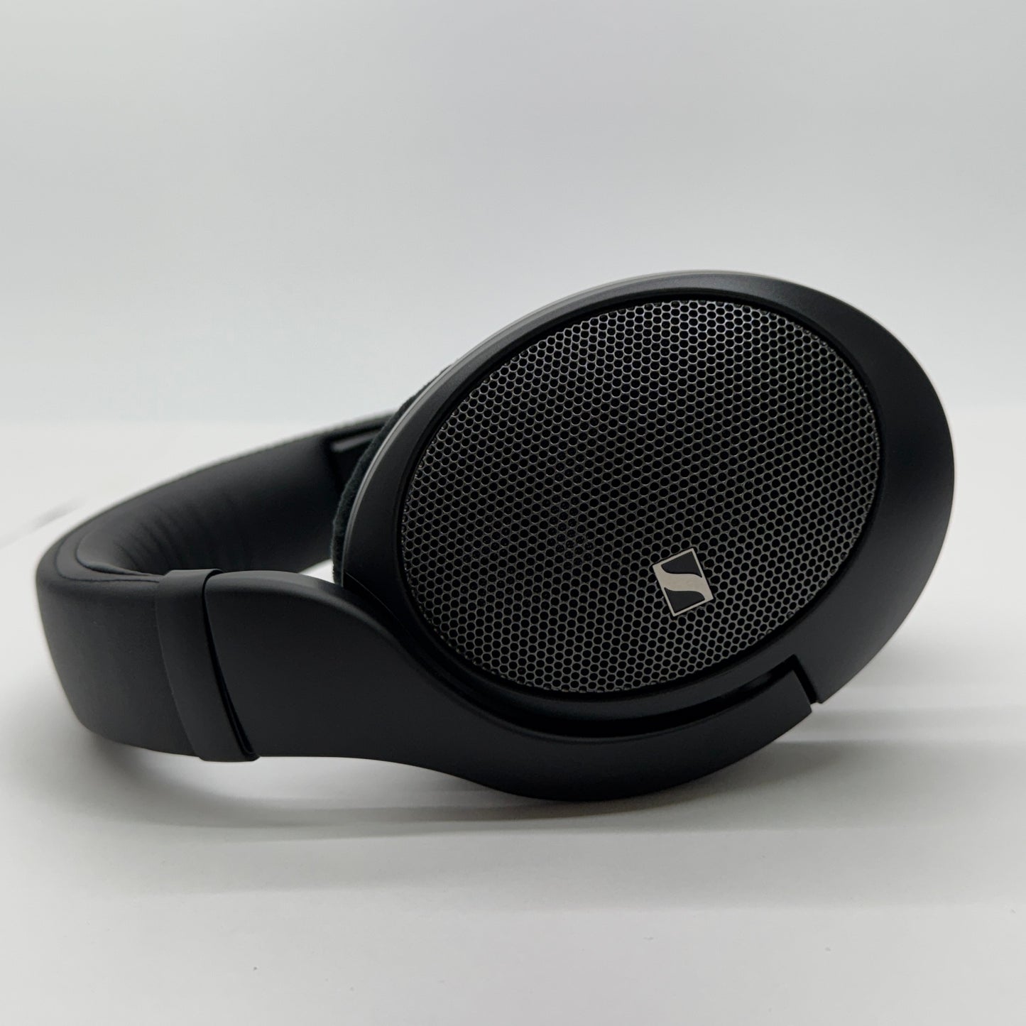 美品 Sennheiser HD 550 ヘッドホン 付属品完備+ゼンハイザー 4.4mm バランスケーブル付属【C7907-80】