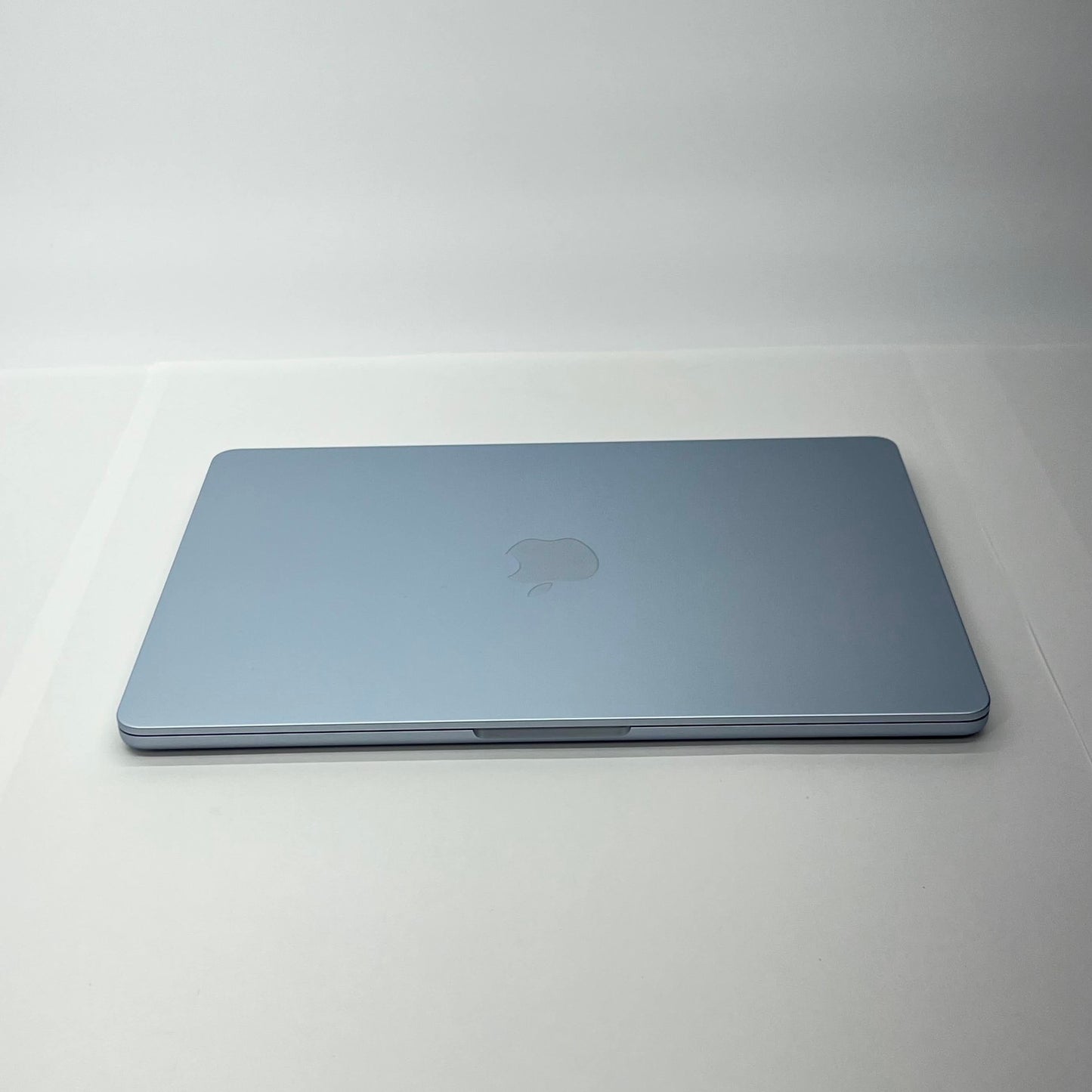 美品 新品同様 MacBook Air 13.6インチ M4チップ 16GB 512GB Liquid Retinaディスプレイ MC6U4J/A [スカイブルー] 充放電回数4回 バッテリー最大容量100%【C5446-80】限定保証有効期限：2026年4月9日