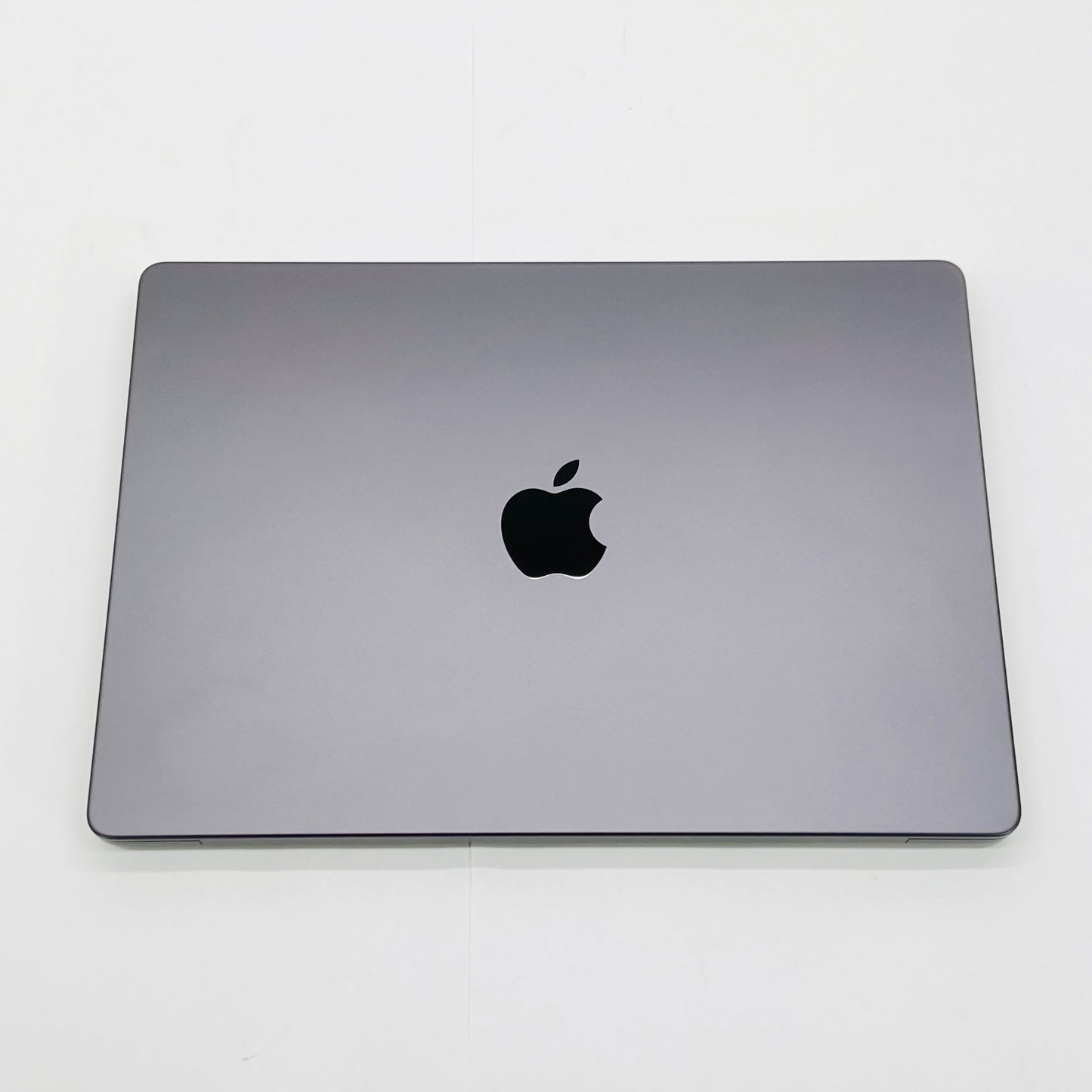 新品同様 美品 Apple MacBook Pro 14インチ M4 2024 MW2U3J/A 16GB SSD 512GB 充放電回数6回 バッテリー最大容量100% 付属品完備【C7909-80】