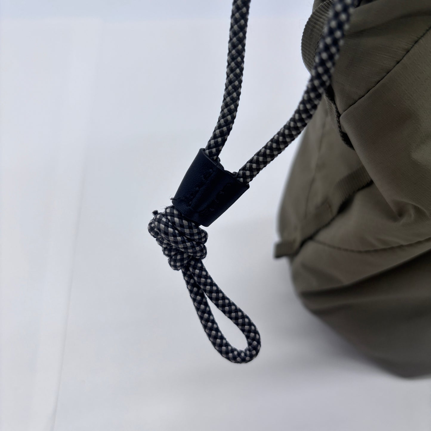 美品 PGYTECH OneGo ドローストリングバッグ フォレストグリーン【C7512】