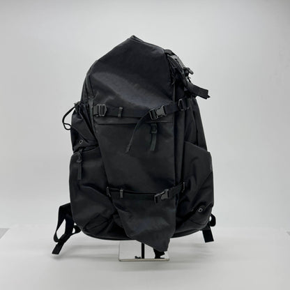 美品 CODE OF BELL コードオブベル X-TYPE ブラック スリングバッグ 高機能 拡張ギミック搭載【C7542】