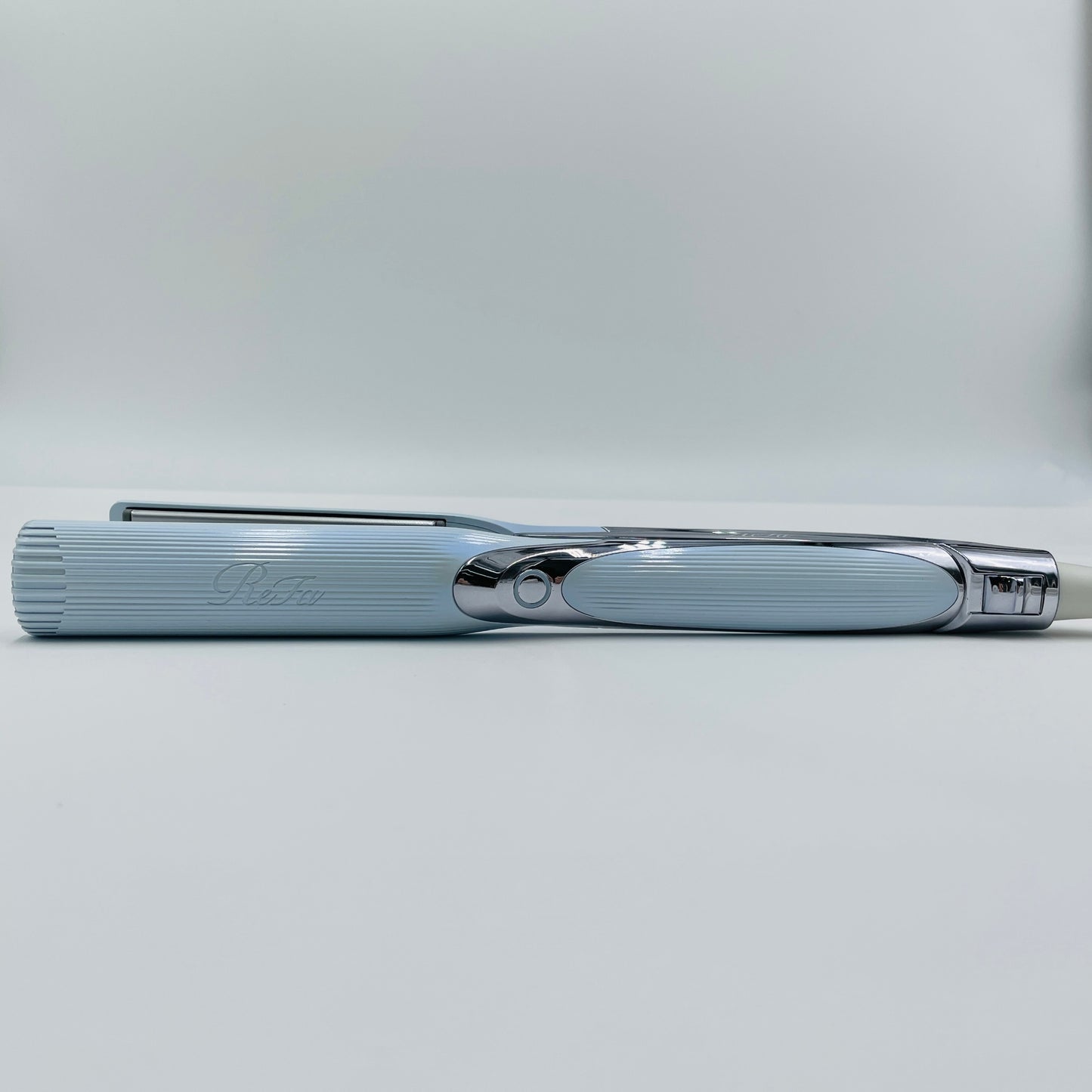 美品 ReFa STRAIGHT IRON RE-AT-02A リファストレートアイロン プロ ヘアアイロン【C4101-80】