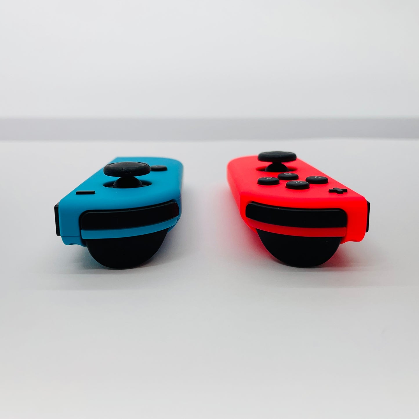 美品 Nintendo Switch 本体 Joy-Con(L) ネオンブルー/(R) ネオンレッド 任天堂 HAD-S-KABAA	【C4446-100】