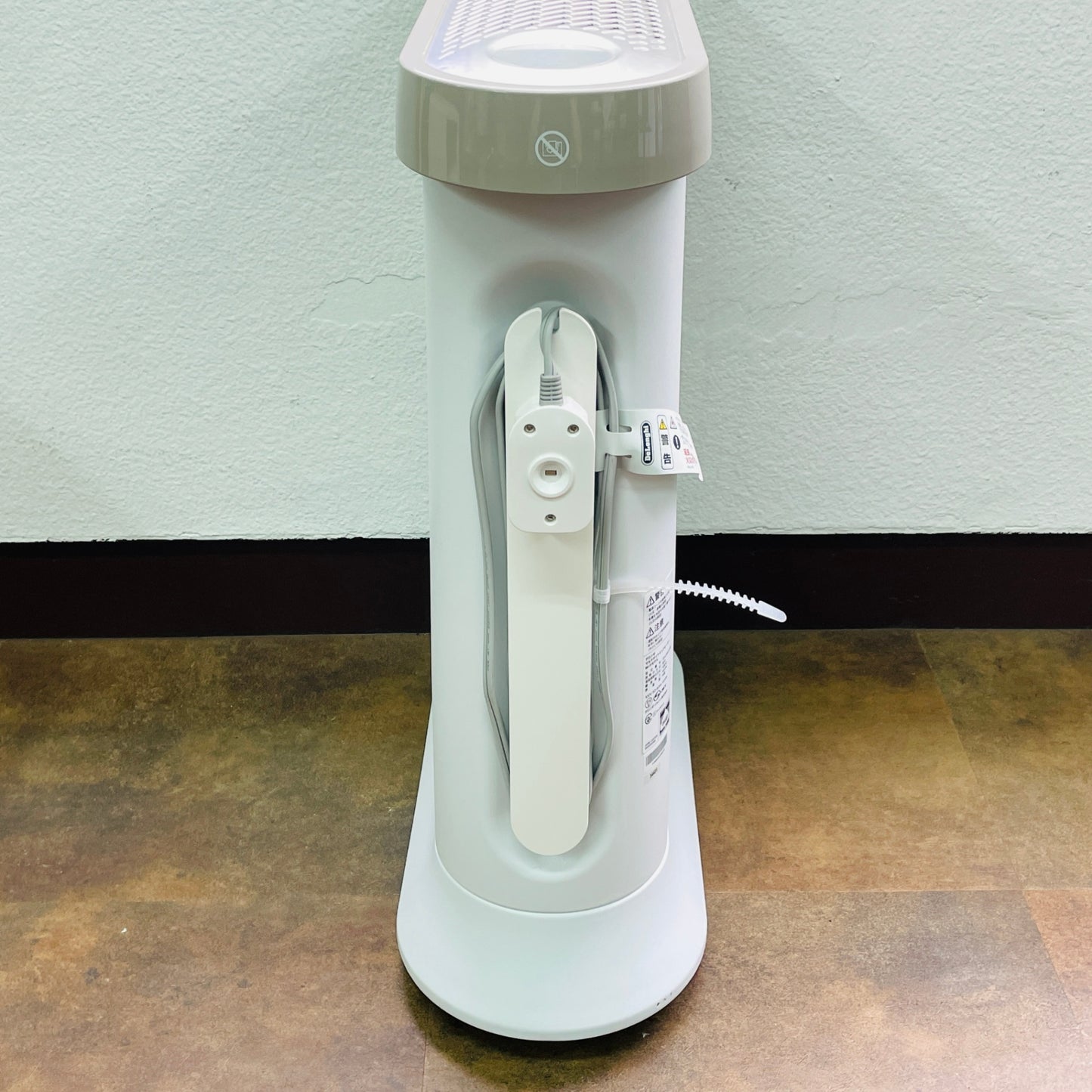 美品 Delonghi デロンギ マルチダイナミックヒーター ソラーレ Wi-Fiモデル ピュアホワイト＋ベージュ IDH15WIFI-WB [最大13畳]【C3909-】