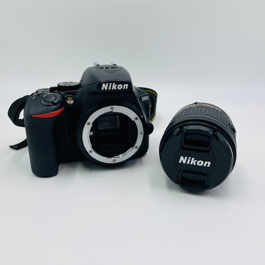 Nikon D5600 AF-P 18-55mm VR レンズキット【C4044-60】