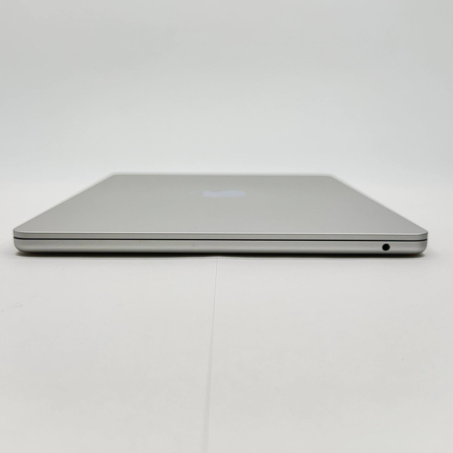 新品同様 美品 Apple MacBook Air 2025 13インチ M4 16GB SSD 256GB MW0W3J/A シルバー バッテリー最大容量100%【C7273-80】