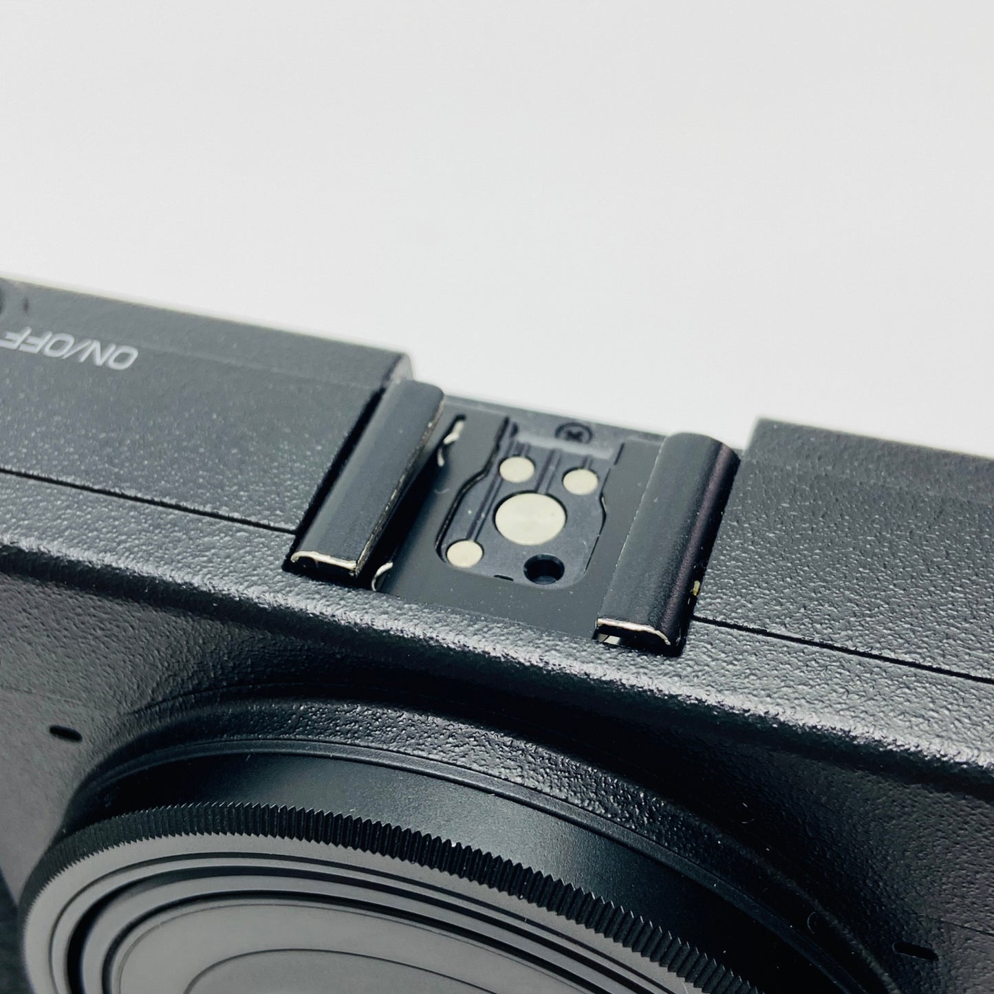 RICOH GRIII コンパクトデジタルカメラ  付属品多数あり ショット数8,201回【C3986-80】