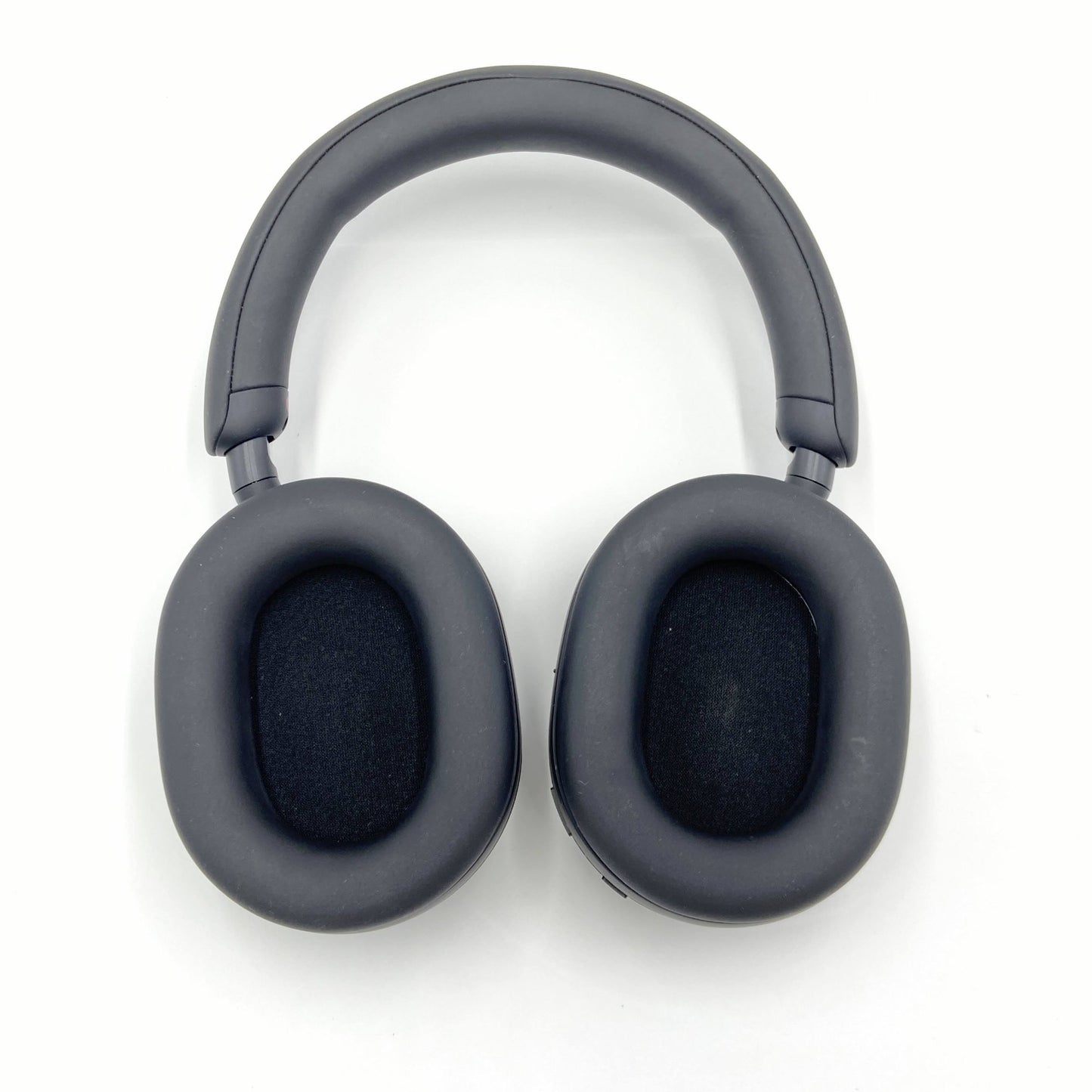 美品 SONY WH-1000XM5 ノイズキャンセリングヘッドホン ブラック YY2954【C5355-60】