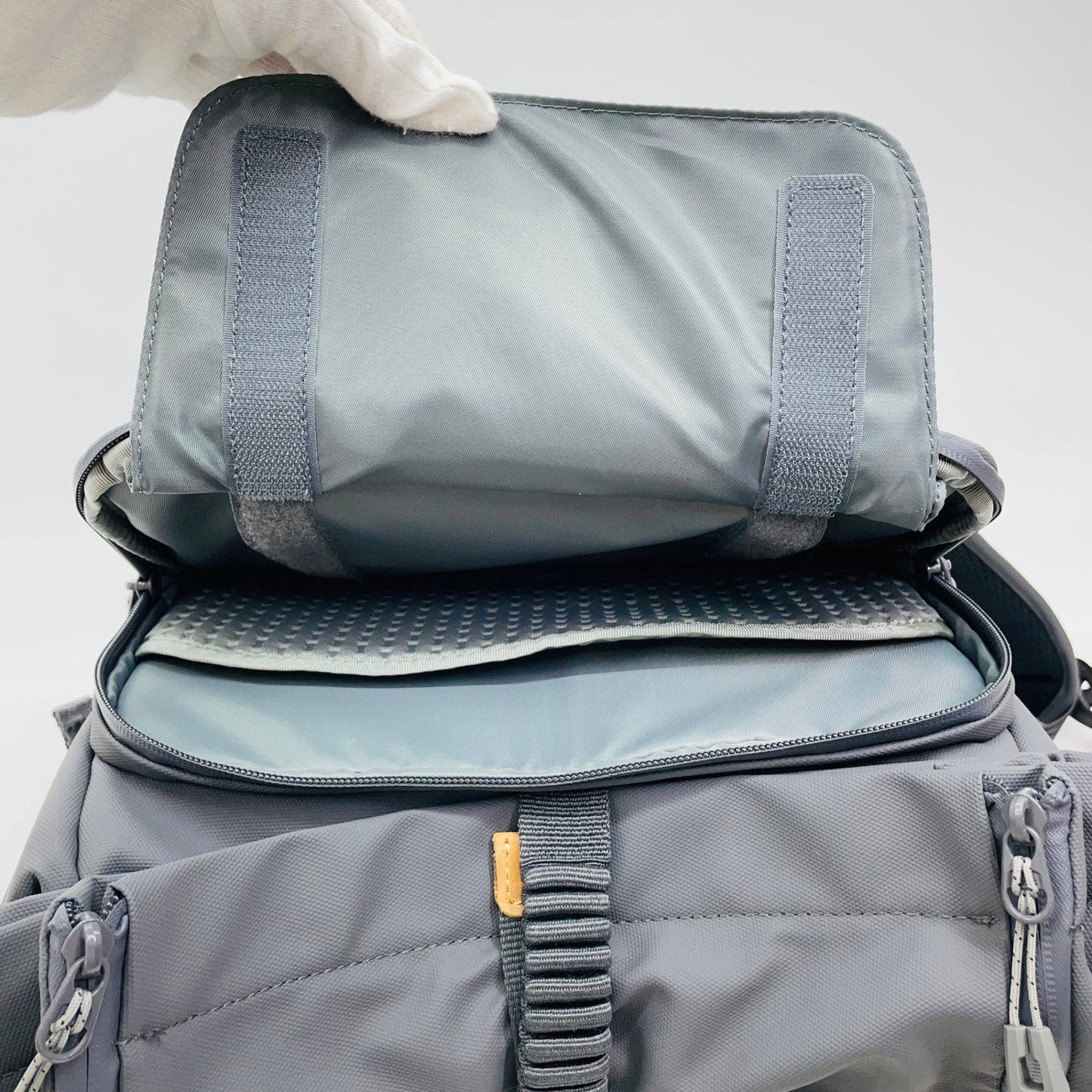 Ulanzi BP04 ハードシェルカメラバックパック【C4358】