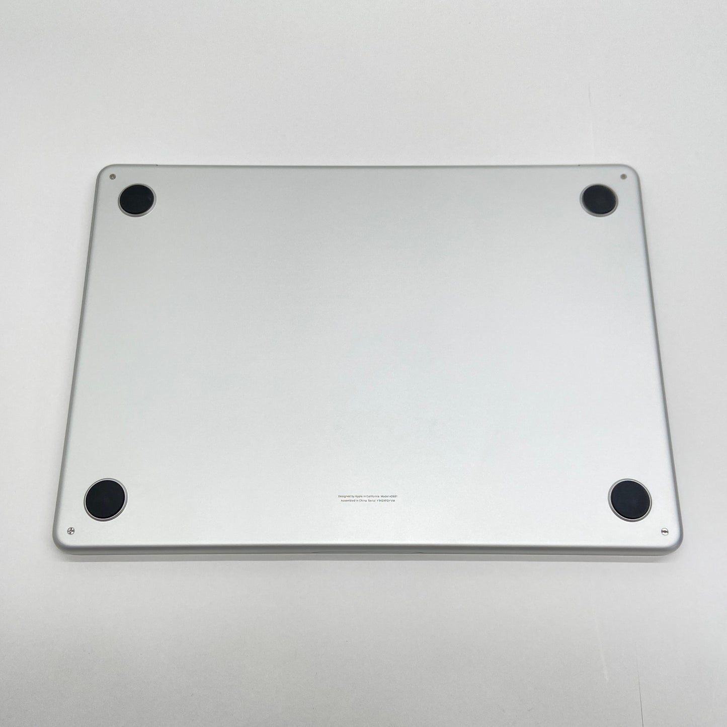 美品 MacBook Air M2 2022 8コアCPU 8コアGPU 16GB 512GB 充放電回数211回 バッテリー最大容量86% US配列 シルバー	【C7201-80】