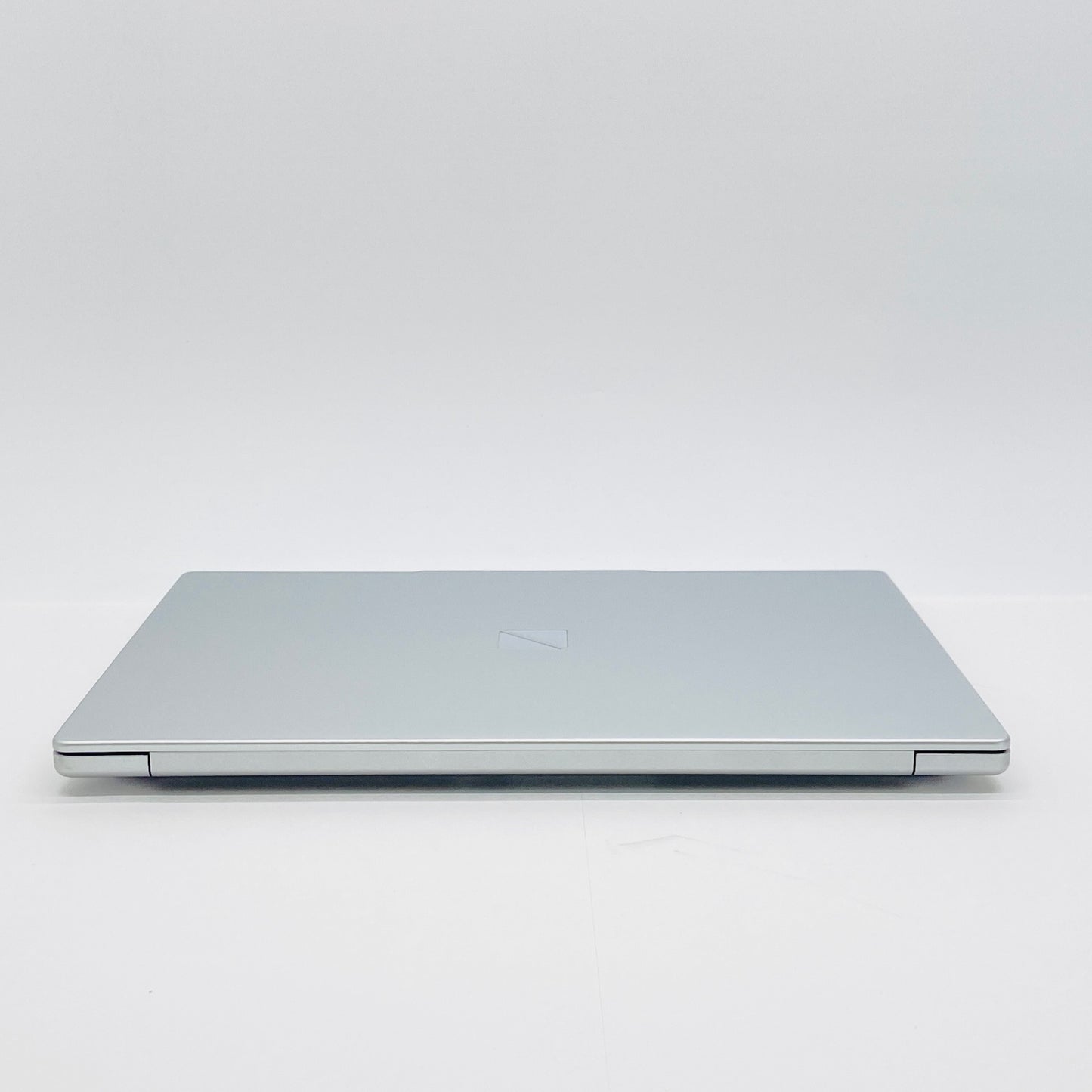 美品 NEC Lavie N13 Slim PC-N1355JAS AMD Ryzen 5 7535HS 16GB SSD 256GB ライトシルバー バッテリー最大容量100% 【C7894-100】