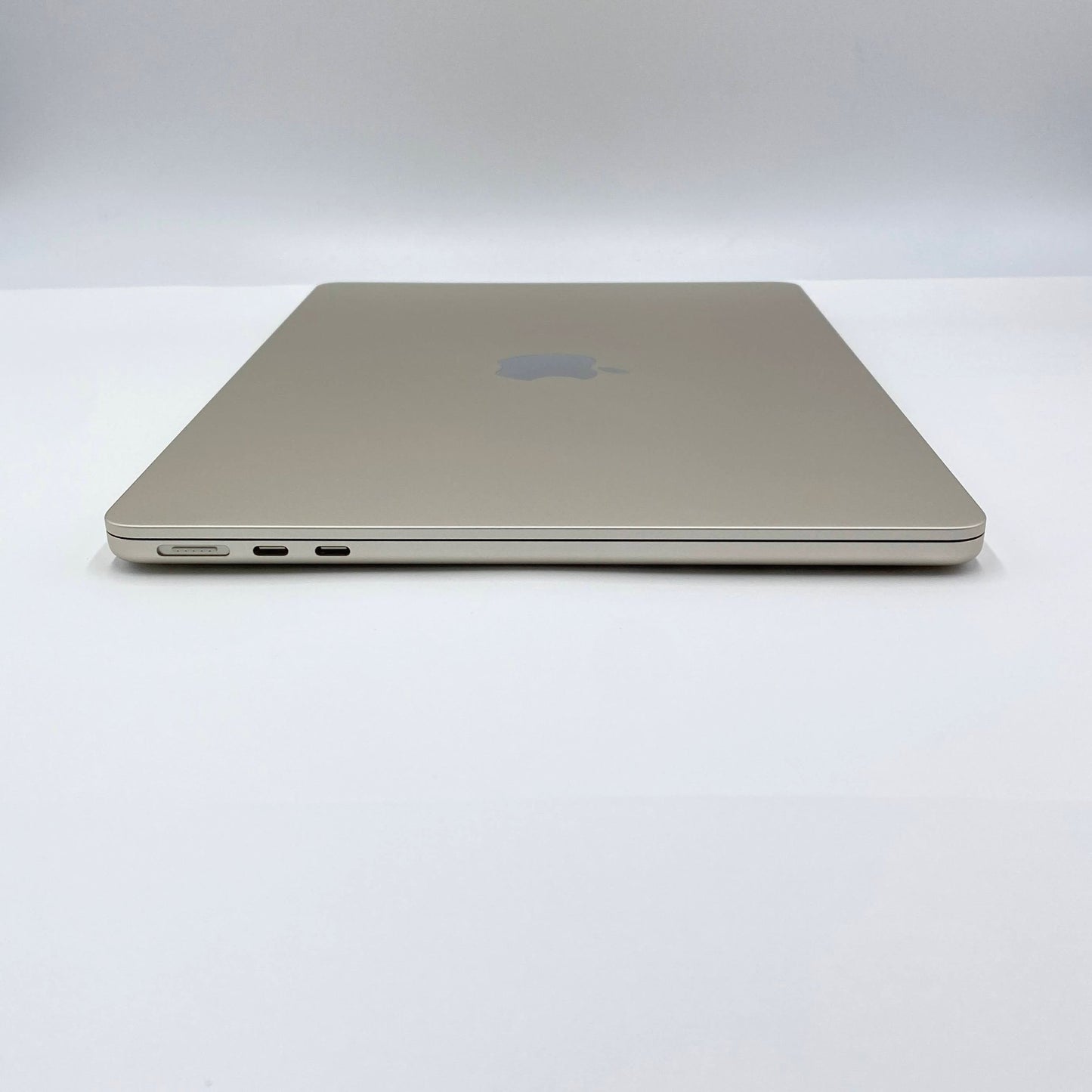 美品 Apple MacBook Air 13インチ M4 2025 MW0Y3J/A 16GB SSD 256GB スターライト 充放電回数5回 バッテリー最大容量100% 【C5517-80】