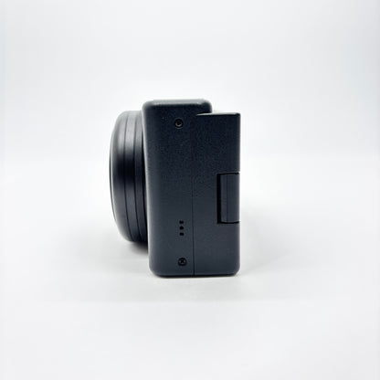 美品 SONY VLOGCAM ZV-1F シューティンググリップキット GP-VPT2BT コンパクトデジタルカメラ ブラック【C8498-60】