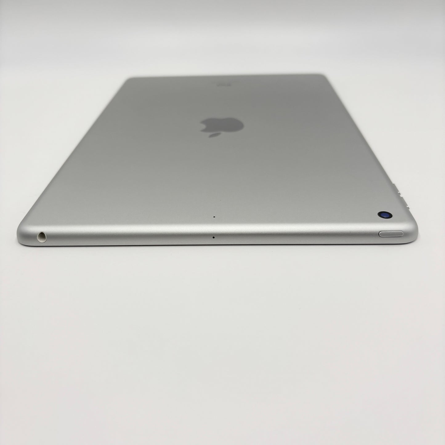 美品 iPad(第7世代) 128GB Wi-Fiモデル シルバー MW782J/A バッテリー最大容量100%【C5483-60】