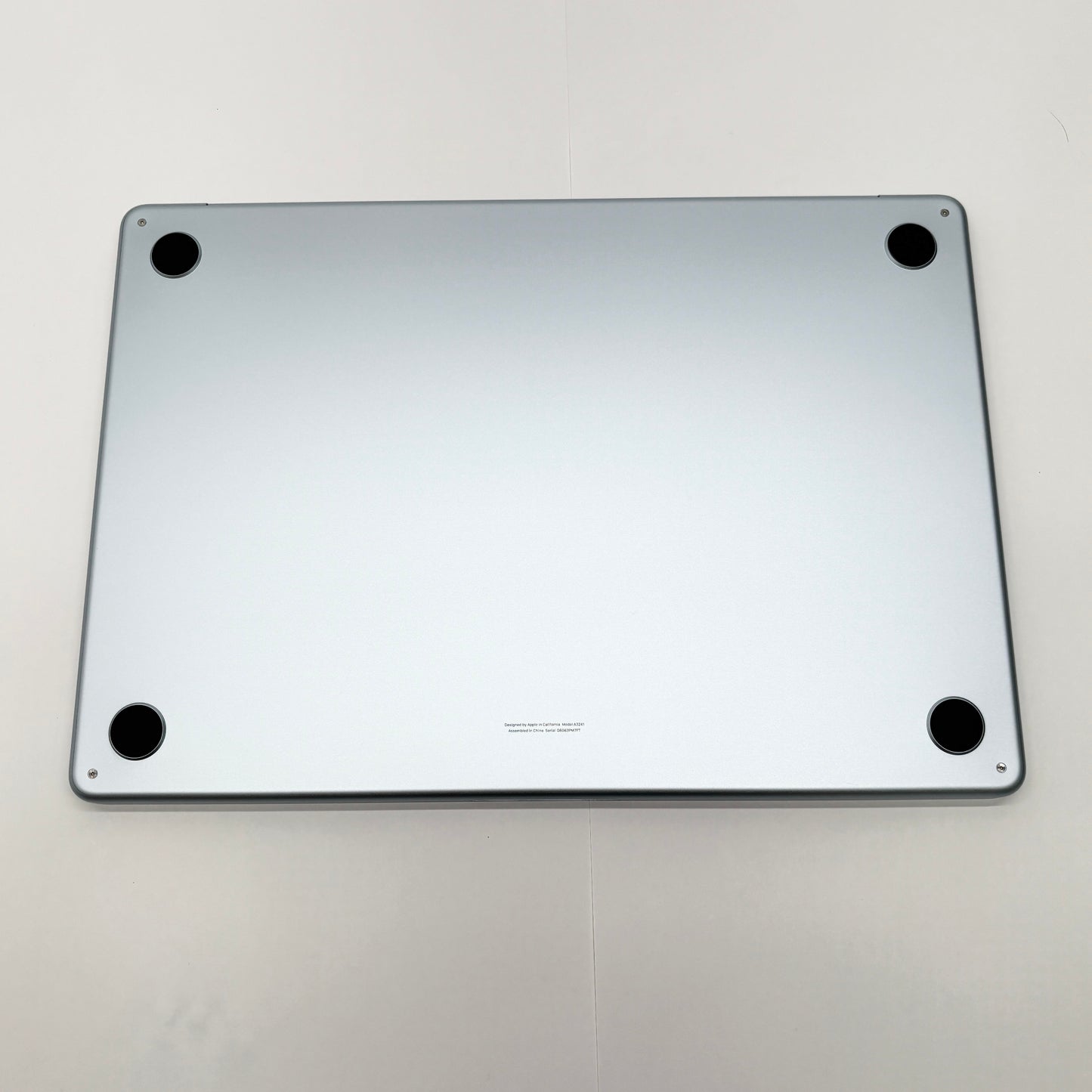 美品 MacBook Air 15インチ M4 CPU10コア GPU10コア 16GB 256GB スカイブルー バッテリー最大容量100%【C8103-80】