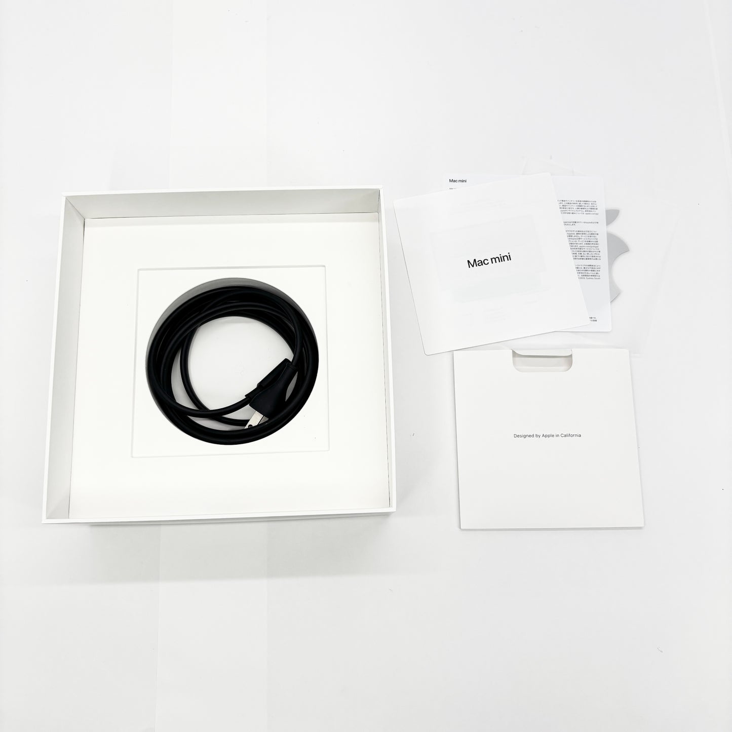 美品 Apple Mac mini (Early 2023) Apple M2 8コア/8GB/SSD 256GB MMFJ3J/A 付属品完備【C8556-80】