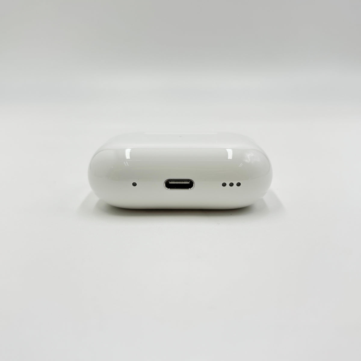美品 Apple 純正 AirPods Pro 第2世代 MagSafe充電ケース USB-C MTJV3J/A【C9272-60】
