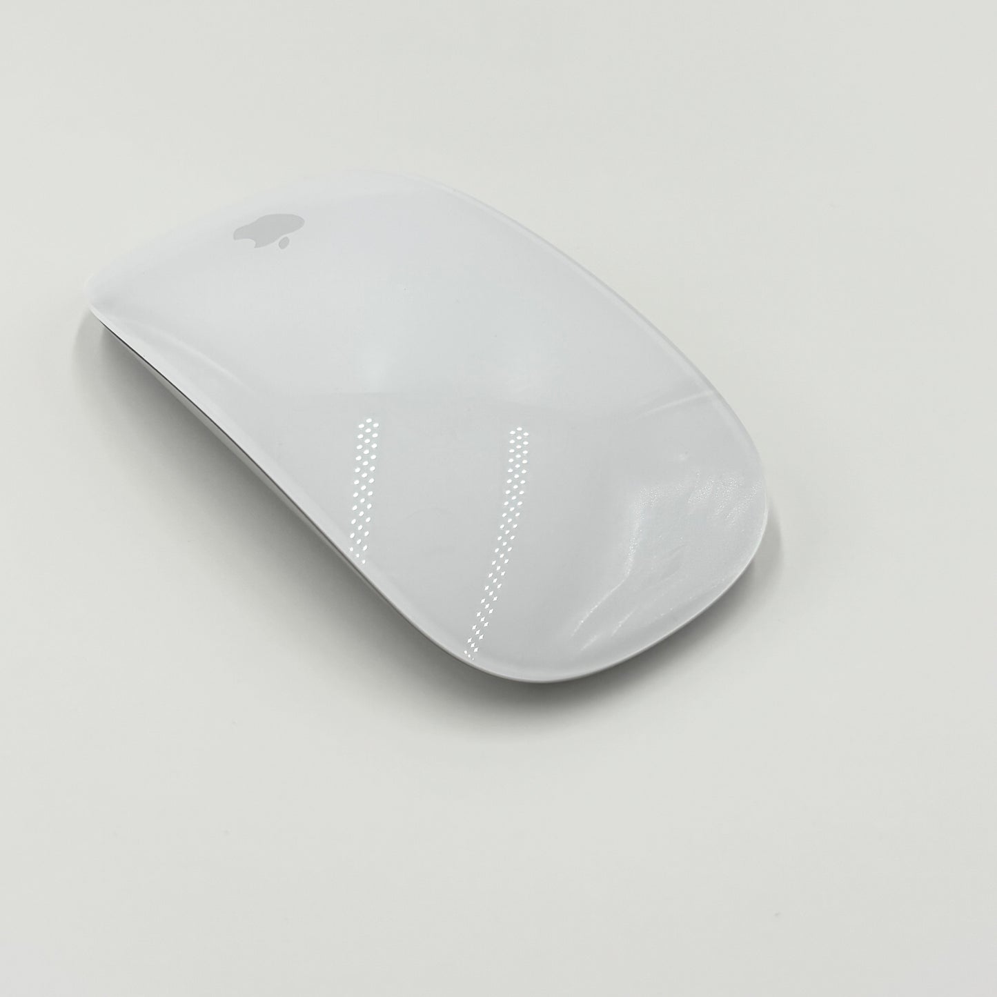 美品 Apple Magic Mouse A3204 MXK53ZA/A マジック マウス【C5667-C】
