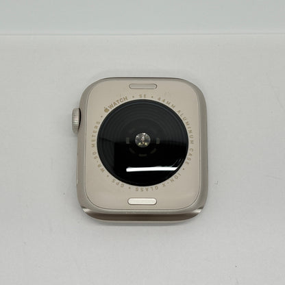 美品 Apple Watch SE 第3世代 GPSモデル 44ｍｍ MEP04J/A スターライトアルミ Nikeスポーツバンド M/L バッテリー最大容量100%  【C9027-60】