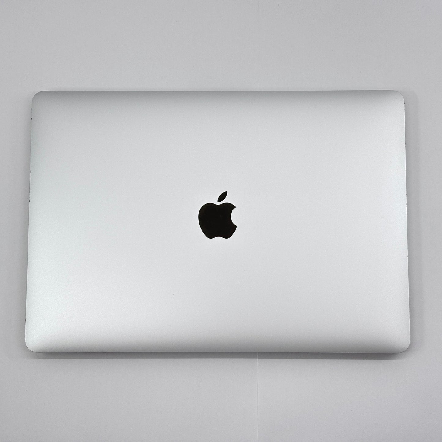 MacBook Pro 13インチ 2020 Thunderbolt 3ポートx2 シルバー MXK62J/A Core i5 8GB 256GB【C8226-80】