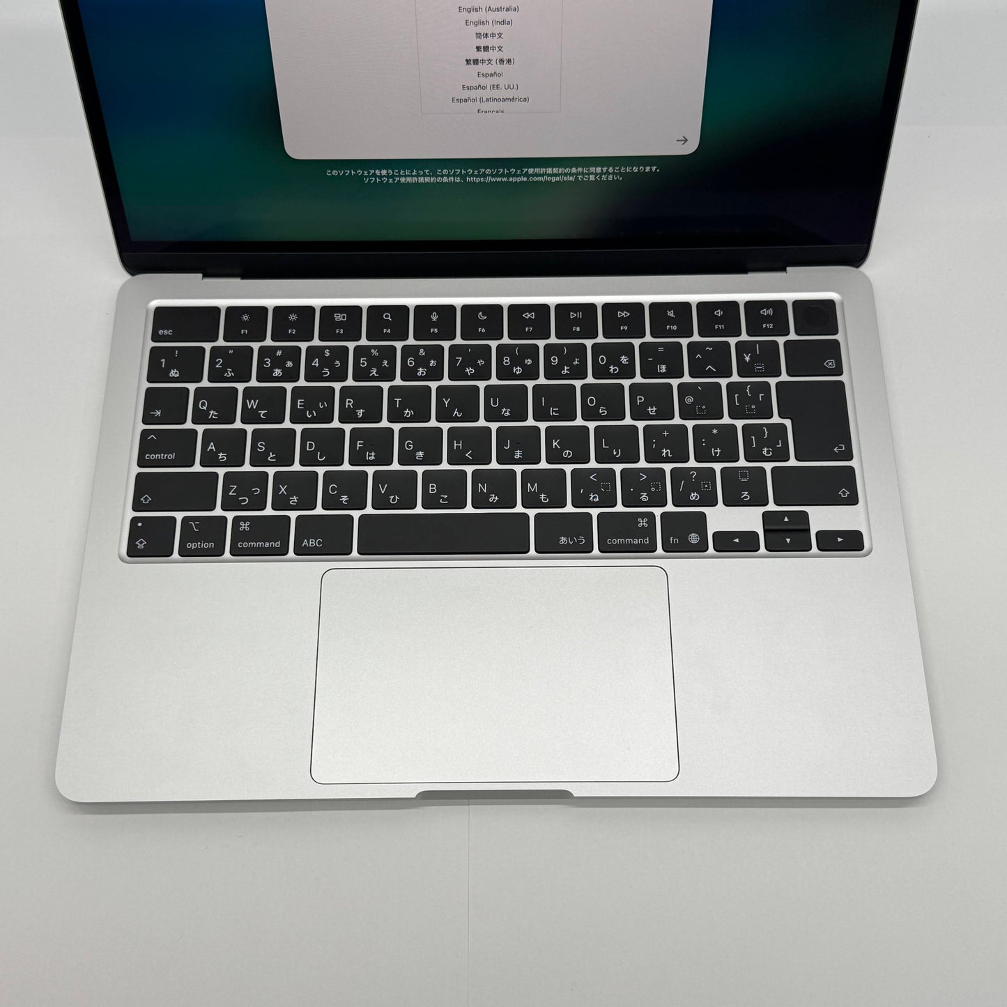 新品同様 美品 Apple MacBook Air 2025 13インチ M4 16GB SSD 256GB MW0W3J/A シルバー バッテリー最大容量100%【C7273-80】