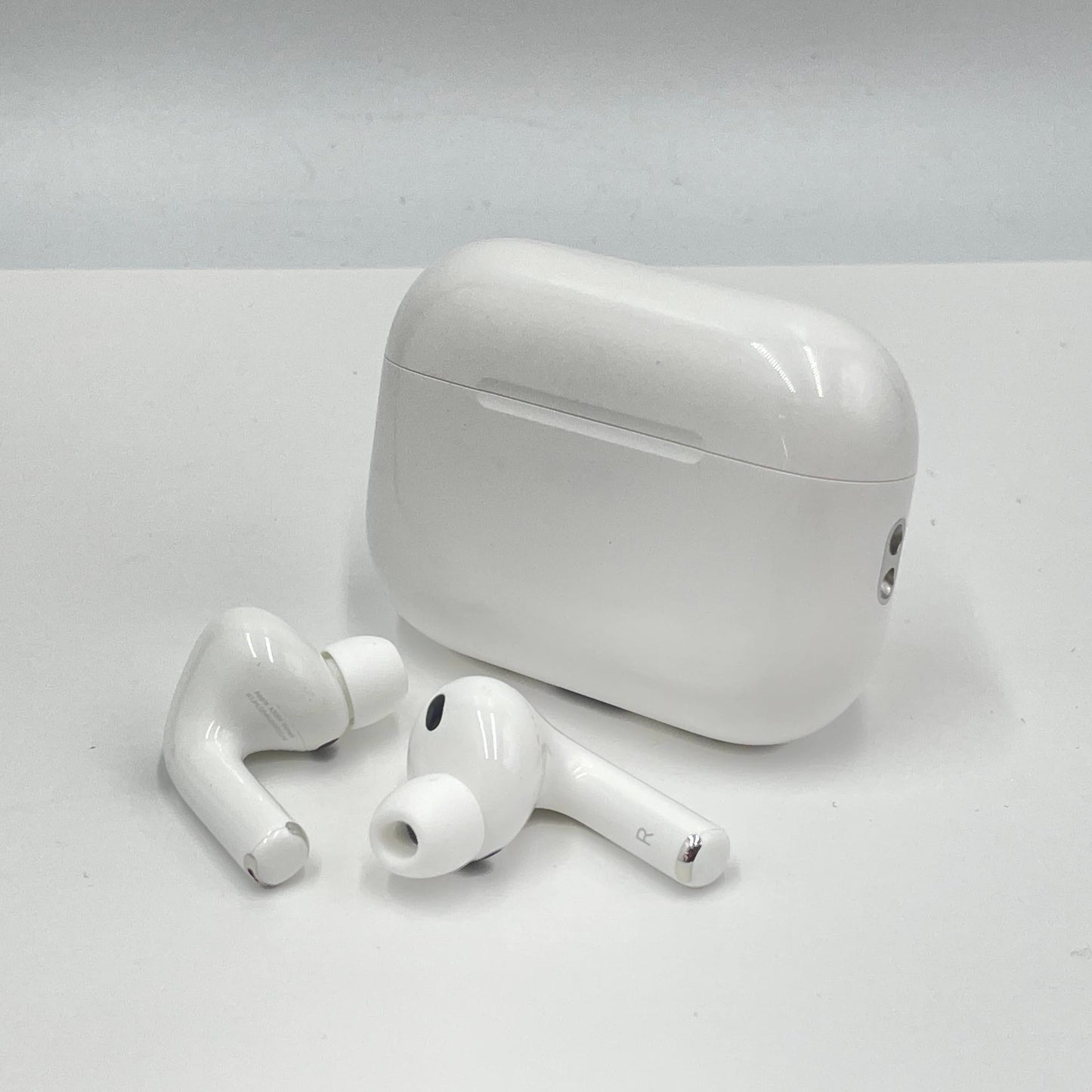 美品 Apple AirPods Pro 3 第3世代 MFHP4J/A A3063 A3064 A3122 【C5699-C】