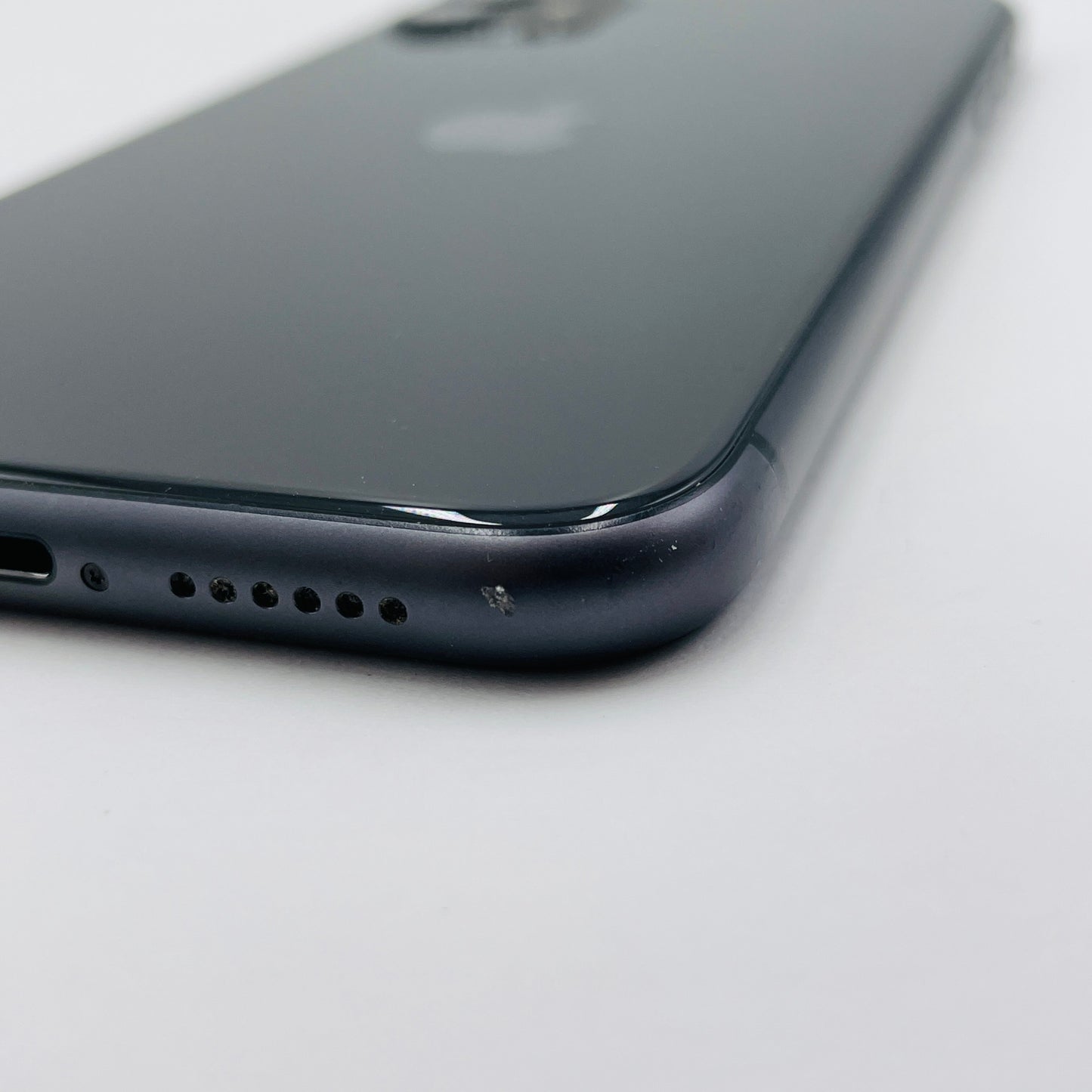 Apple iPhone 11 128GB SIMフリー MWM02J/A ブラック 【C4238-C】