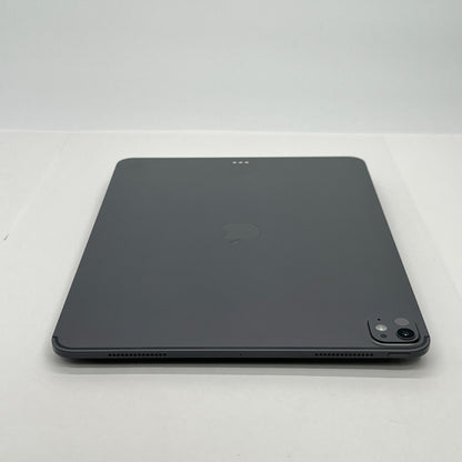 美品 iPad Pro M4 13インチ MVX23J/A 256GB Wi-Fiモデル バッテリー最大容量100％ 充放電回数18回【C6381-80】