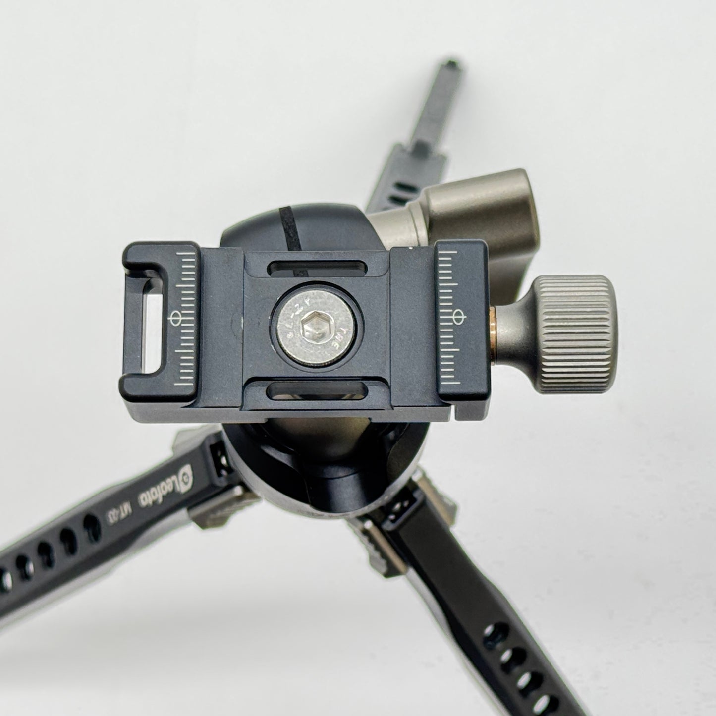 Leofoto MT-03 + LH-25 ミニ三脚 【C7481-60】