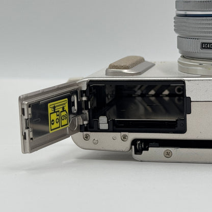 OLYMPUS PEN E-PL8 ダブルズームレンズキット 14-42mm 40-150mm ミラーレス 一眼 カメラ【C9492-60】