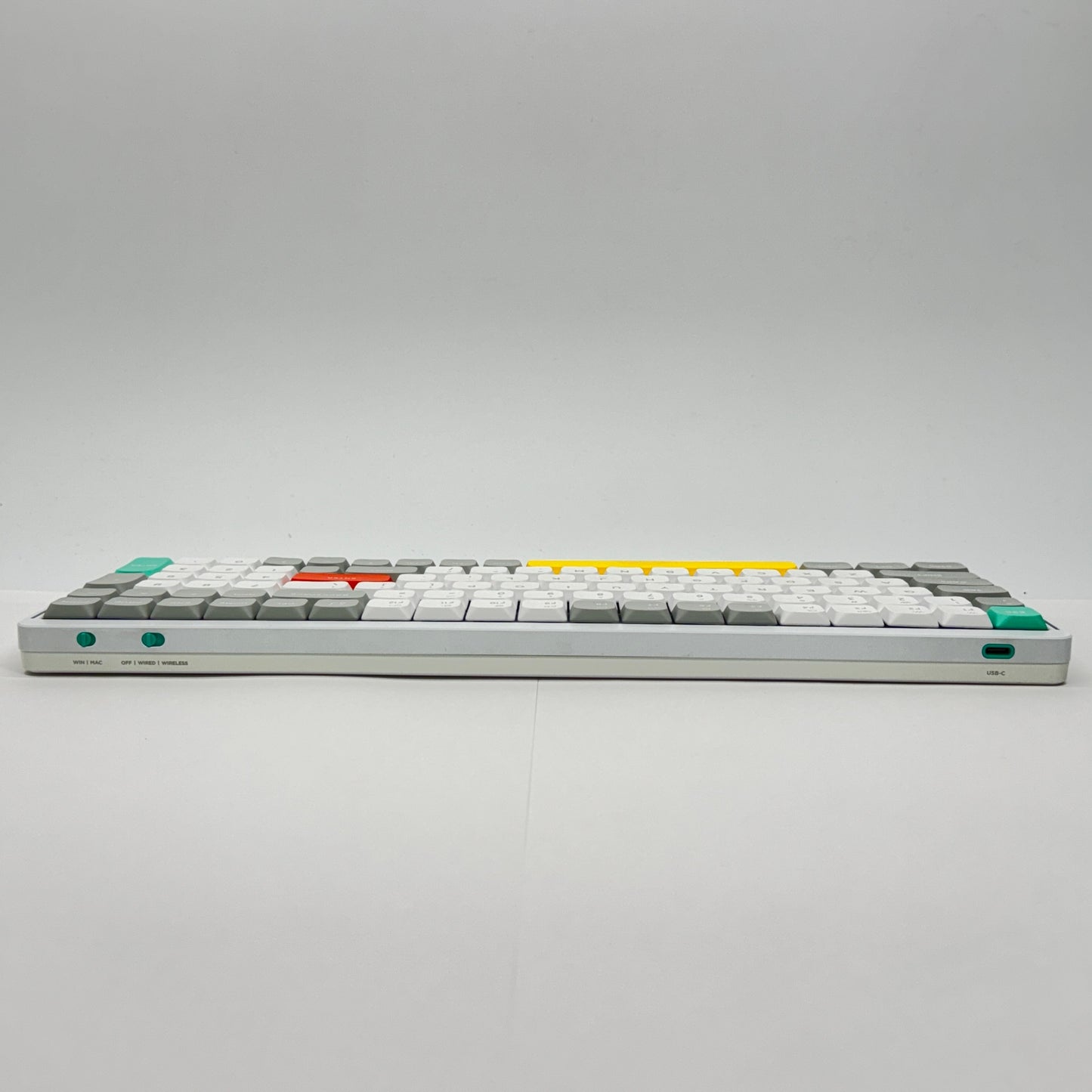 美品 NuPhy AIR96 ワイヤレスメカニカルキーボード【C5986-80】