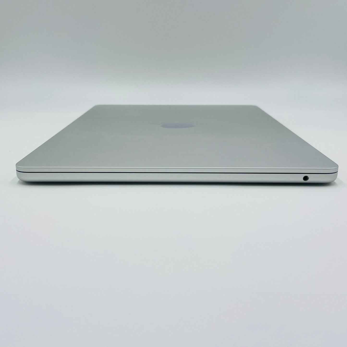 新品同様 美品 Apple MacBook Air 2025 13インチ M4 24GB SSD512GB MC654J/A シルバー 【C4658-80】