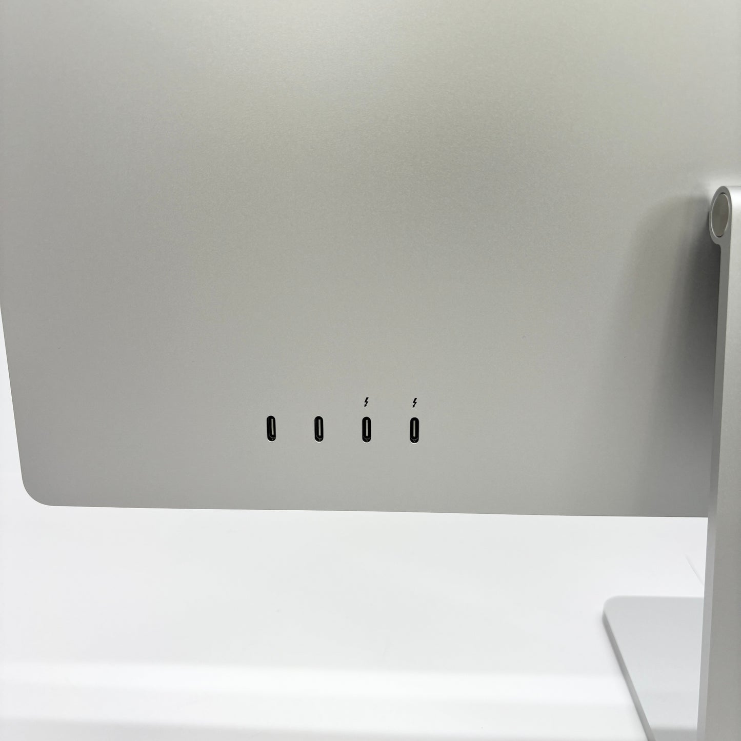 美品 iMac Retina 4.5K 24インチ (Late 2023) Apple M3 8コアCPU/10コアGPU/8GB/SSD 256GB シルバー MQRJ3J/A 【C7711-140】