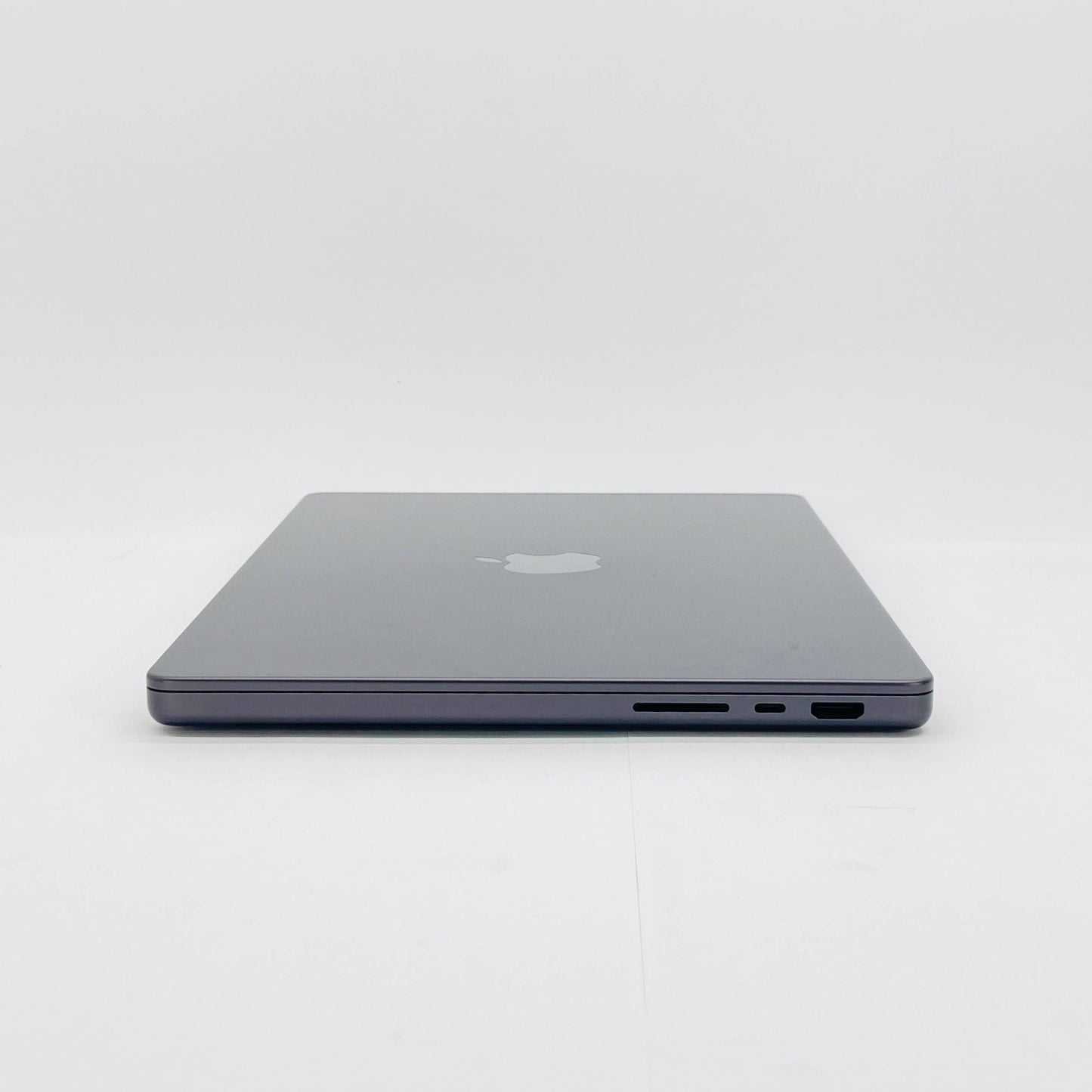 新品同様 美品 Apple MacBook Pro 14インチ M4 2024 MW2U3J/A 16GB SSD 512GB 充放電回数6回 バッテリー最大容量100% 付属品完備【C7909-80】