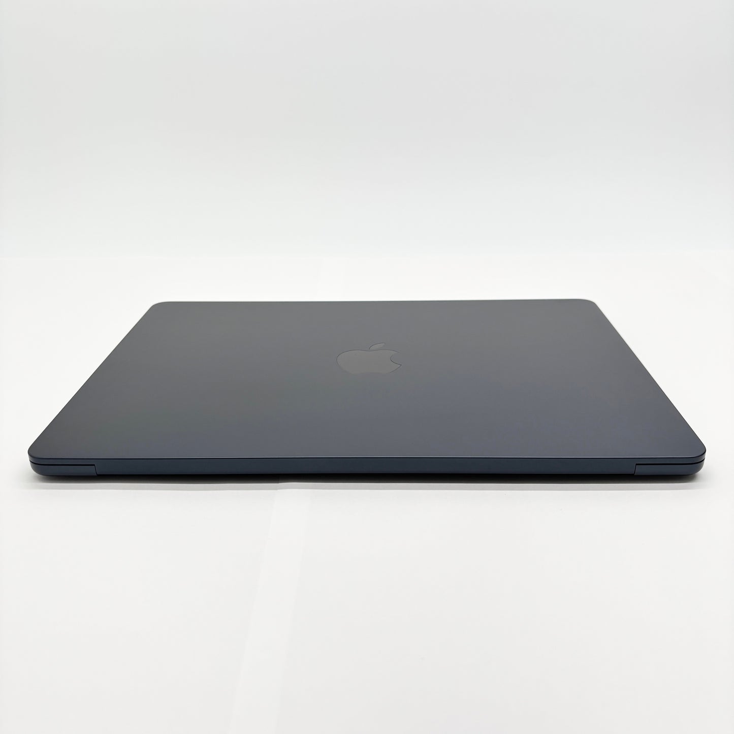 新品同様 美品 MacBook Air 13インチ (Early 2025) Apple M4 10コア/16GB/SSD 256GB ミッドナイト MW123J/A バッテリー最大容量100%【C8365-80】