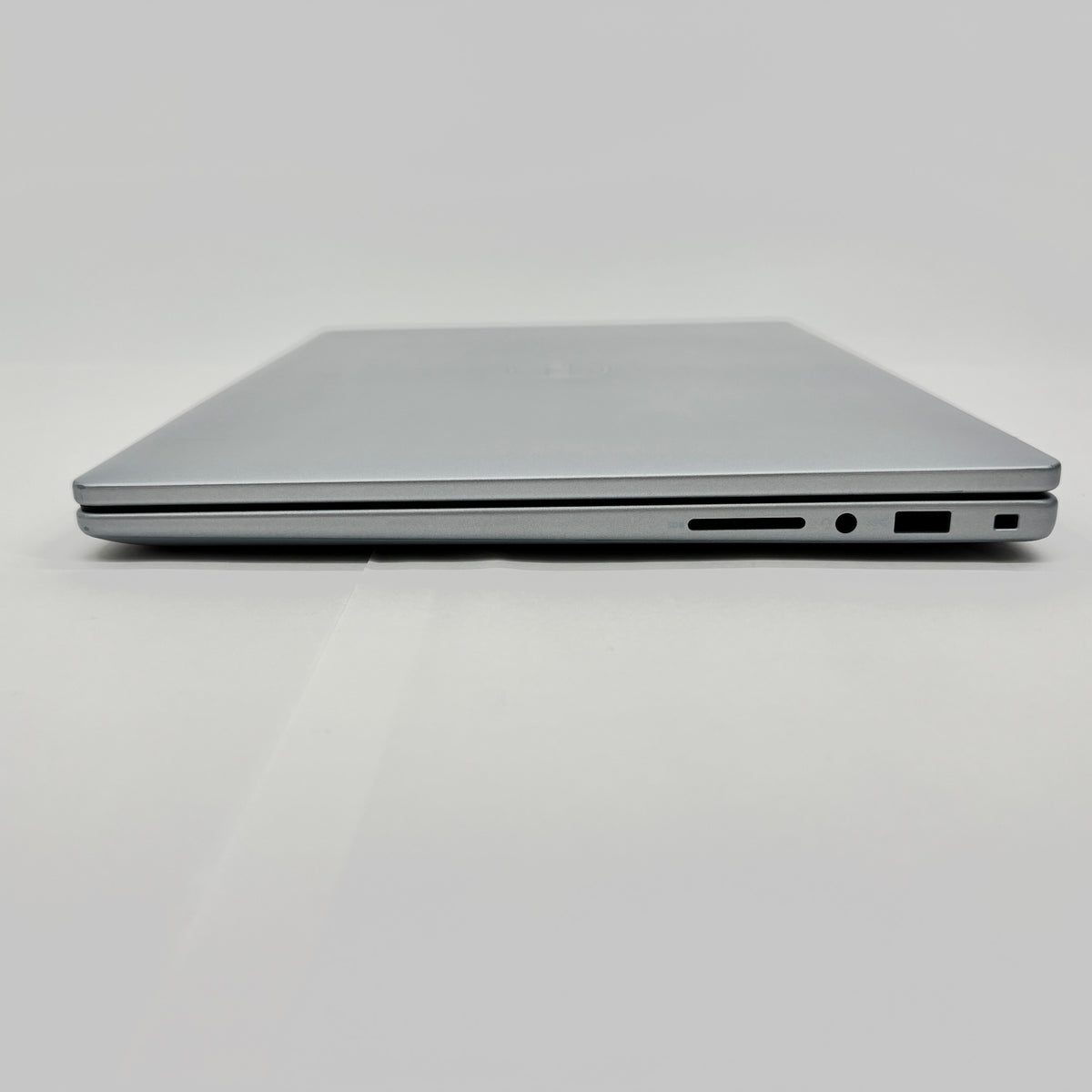 DELL Inspiron 14 5440 P185G002 14インチ  i5-1334U 16GB SSD 512GB Windows11Home バッテリー最大容量100% 【C9509-80】