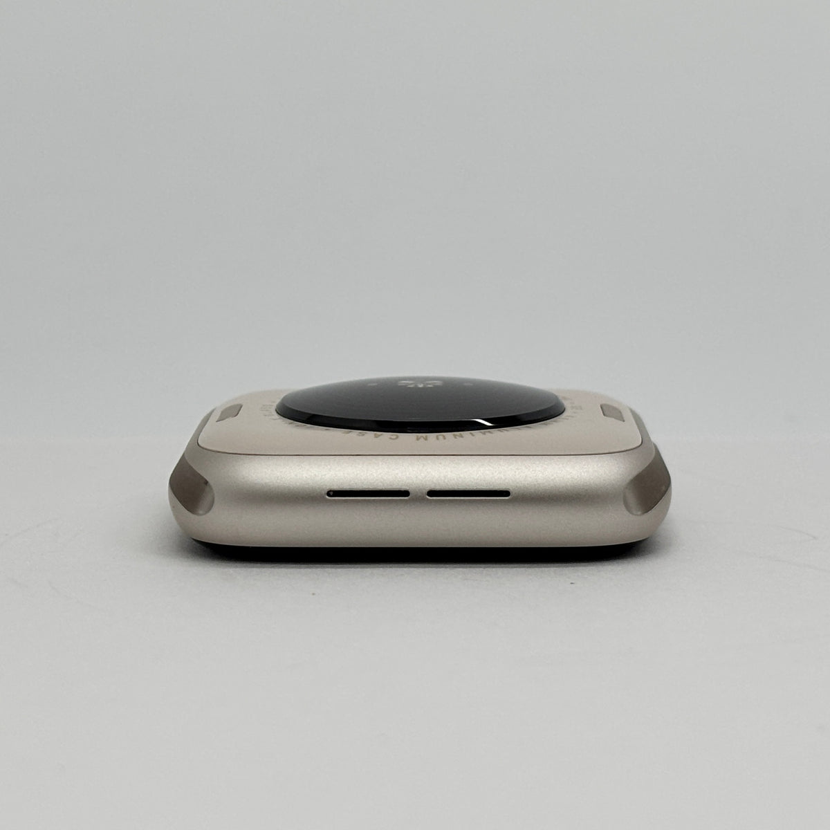 美品 Apple Watch SE 第3世代 GPSモデル 44ｍｍ MEP04J/A スターライトアルミ Nikeスポーツバンド M/L バッテリー最大容量100%  【C9027-60】