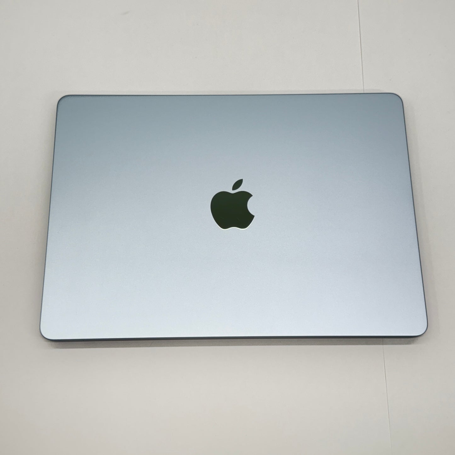 美品 Apple MacBook Air 13.6インチ M4 16GB 256GB Liquid Retinaディスプレイ MC6T4J/A スカイブルー バッテリー最大容量100%【C7447-80】