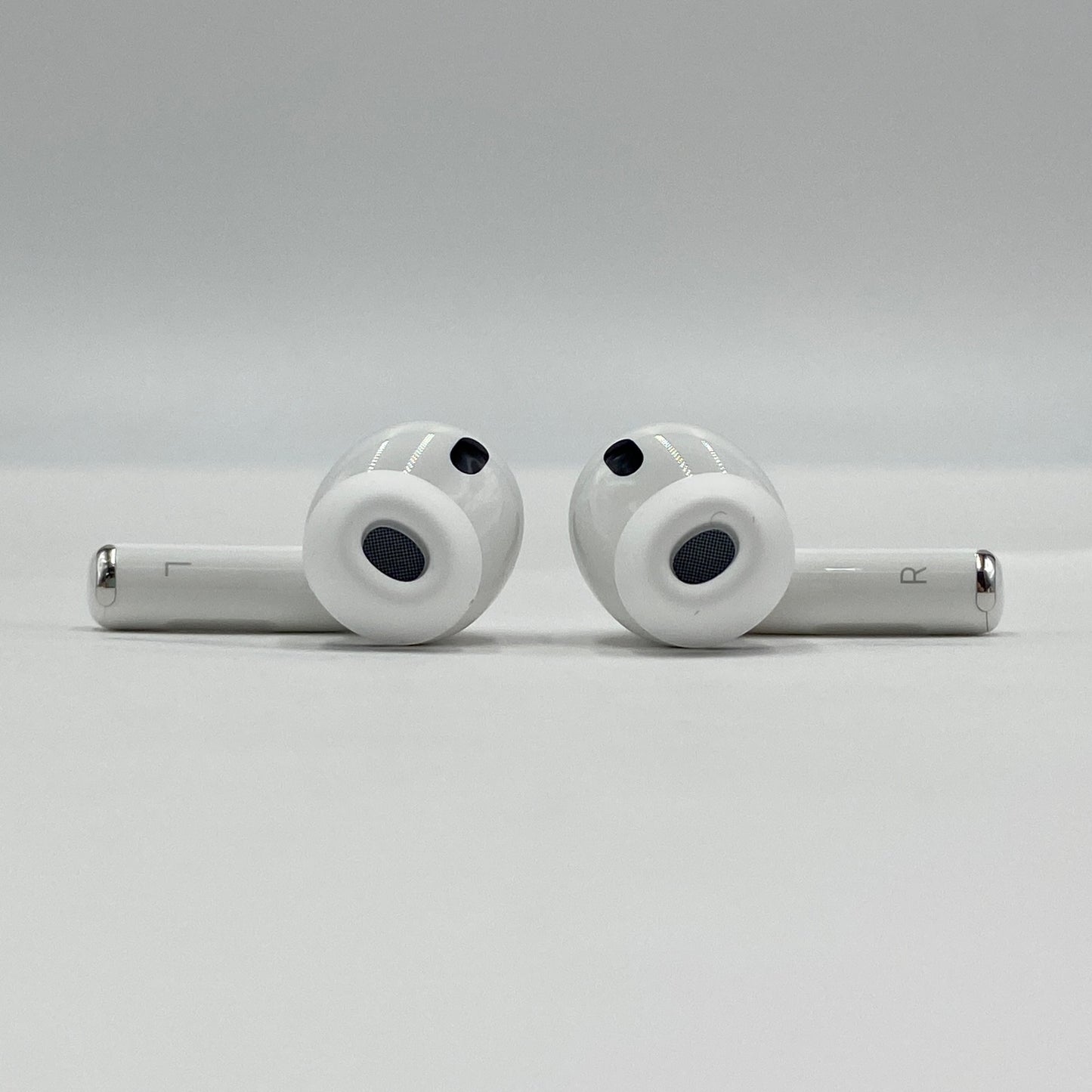 美品 Apple AirPods Pro 第3世代 USB-C MFHP4J/A ワイヤレスイヤホン 【C5980-C】