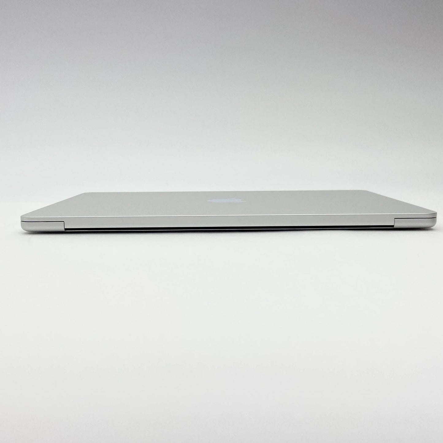 MacBook Air M2 2022 8コアCPU/8コアGPU 8GB 256GB MLXY3J/A シルバー バッテリー最大容量87%【C5671-80】