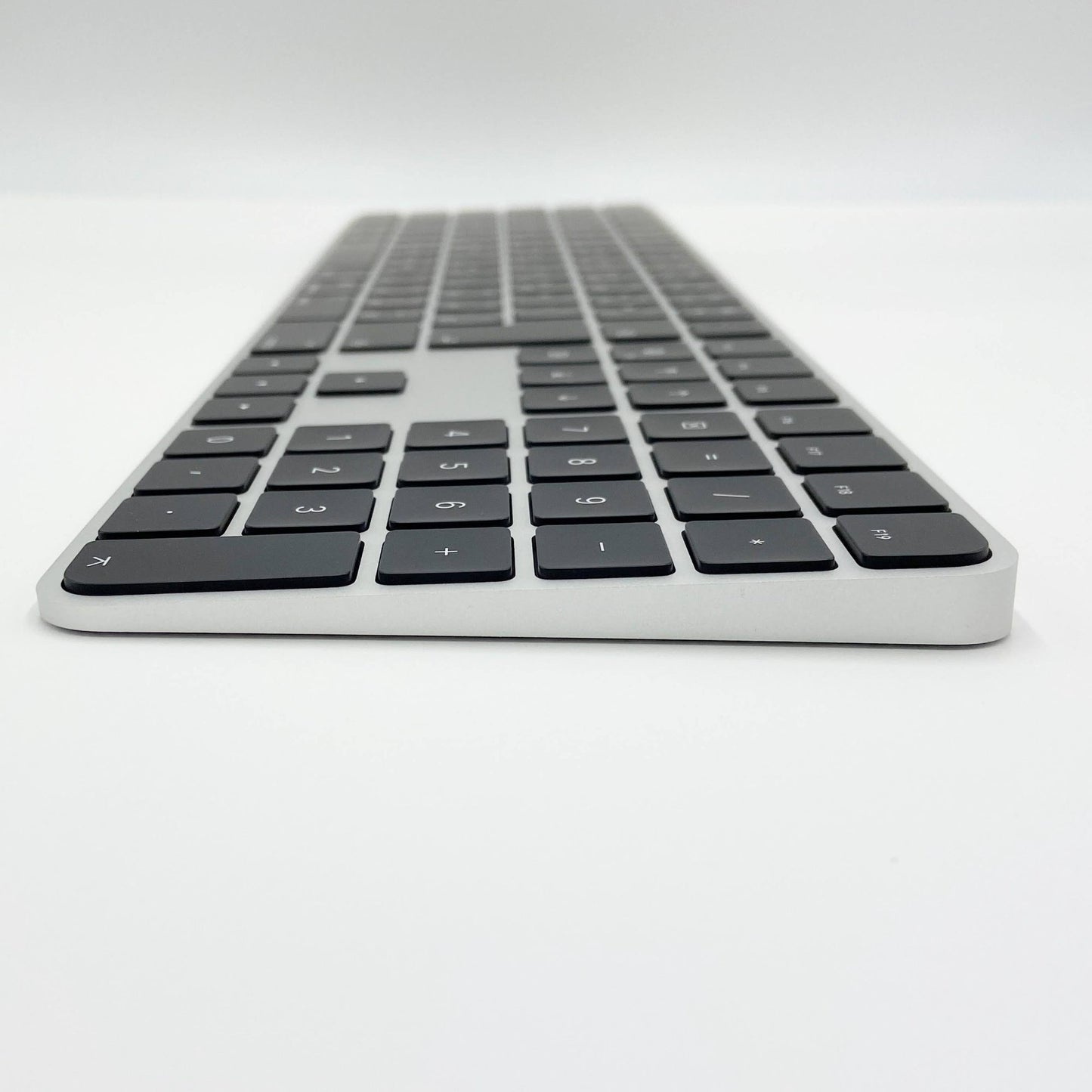 開封済み未使用 美品 Apple Magic Keyboard（テンキー付き）日本語（JIS）ブラックキー MMMR3J/A【C6168-80】