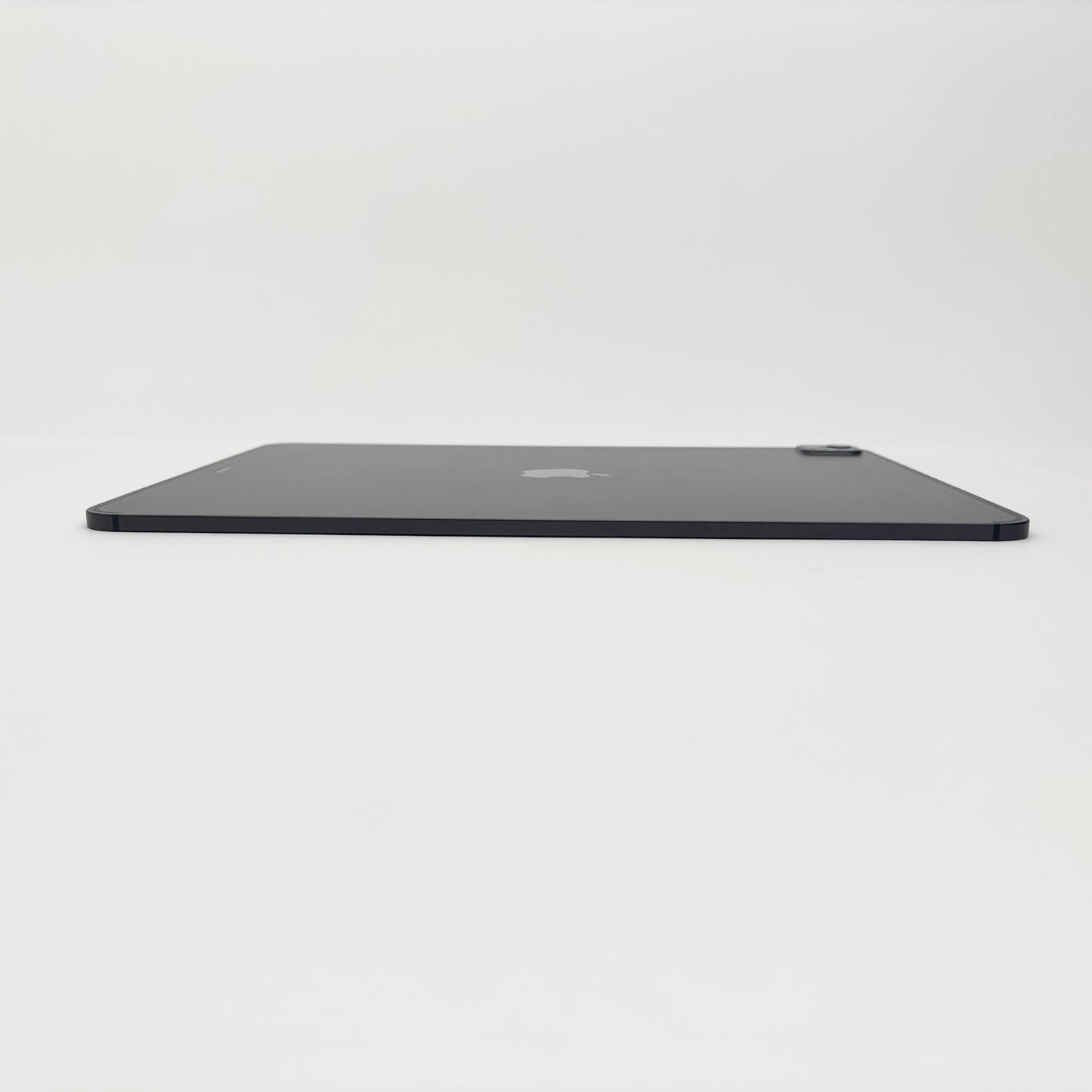 美品 Apple iPad Pro 13インチ M5 Wi-Fi + Cellular 256GB ME7W4J/A スペースグライ スタンダードグラス バッテリー最大容量100%【C8532-80】
