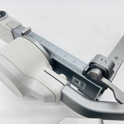 DJI RS 4 MINI COMBO ジンバル 3軸カメラスタビライザージンバル ケース付き【C4877-100】